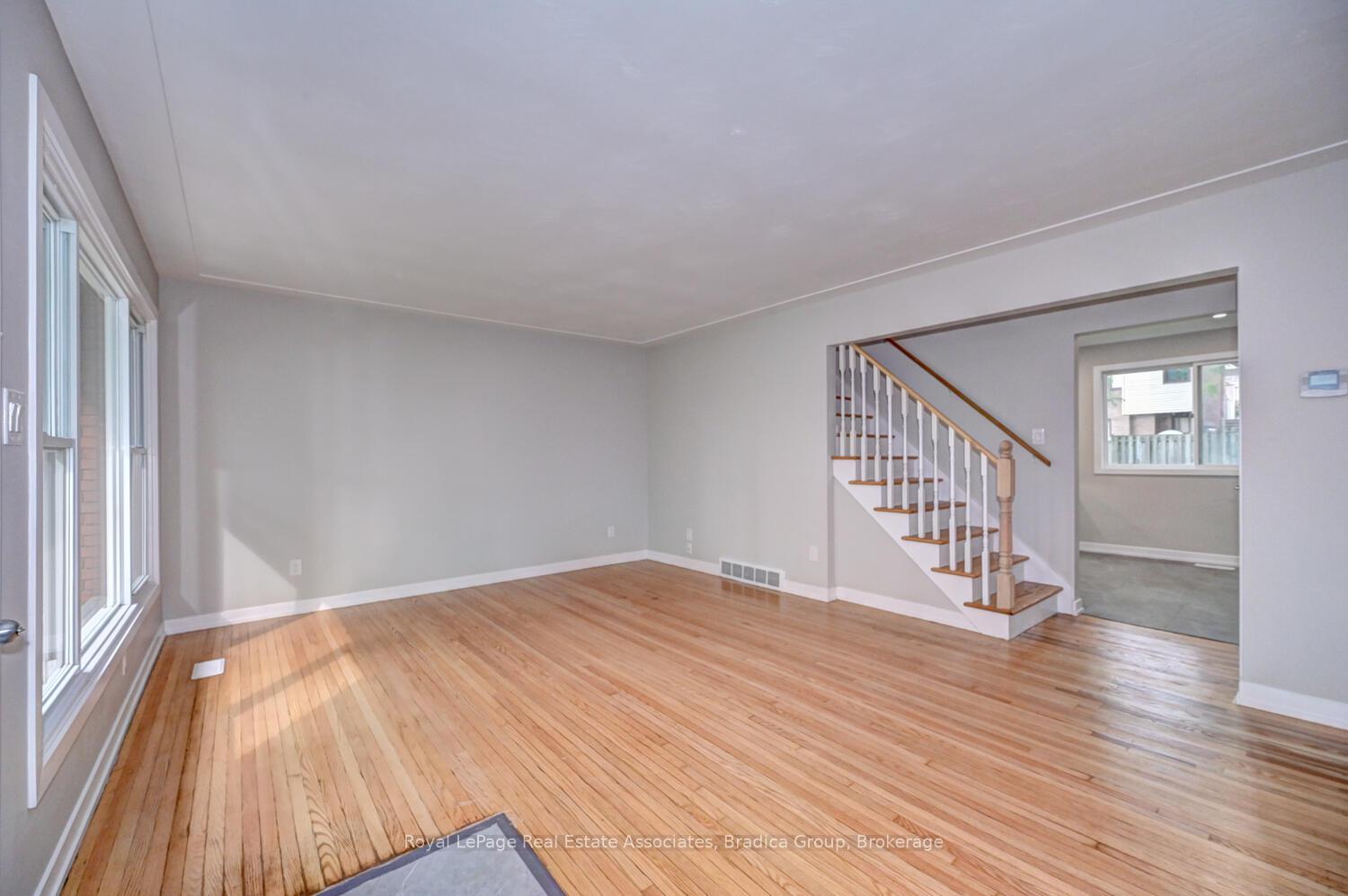 Photo 13 of 110 Conway Drive, Kitchener, Stanley Park — HOMEH