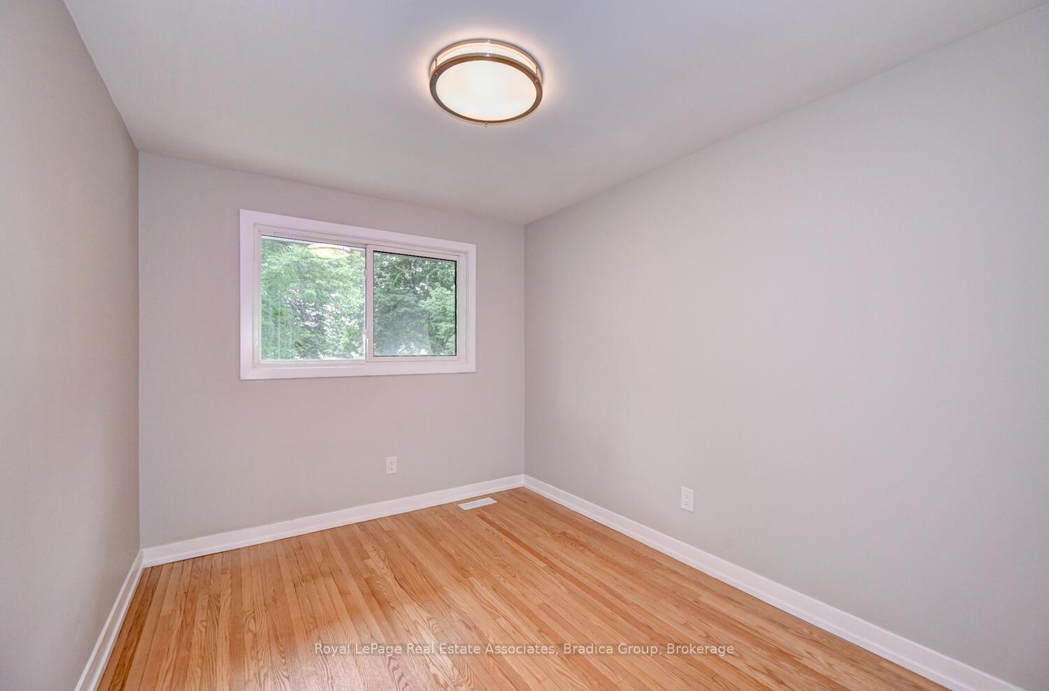 Photo 19 of 110 Conway Drive, Kitchener, Stanley Park — HOMEH
