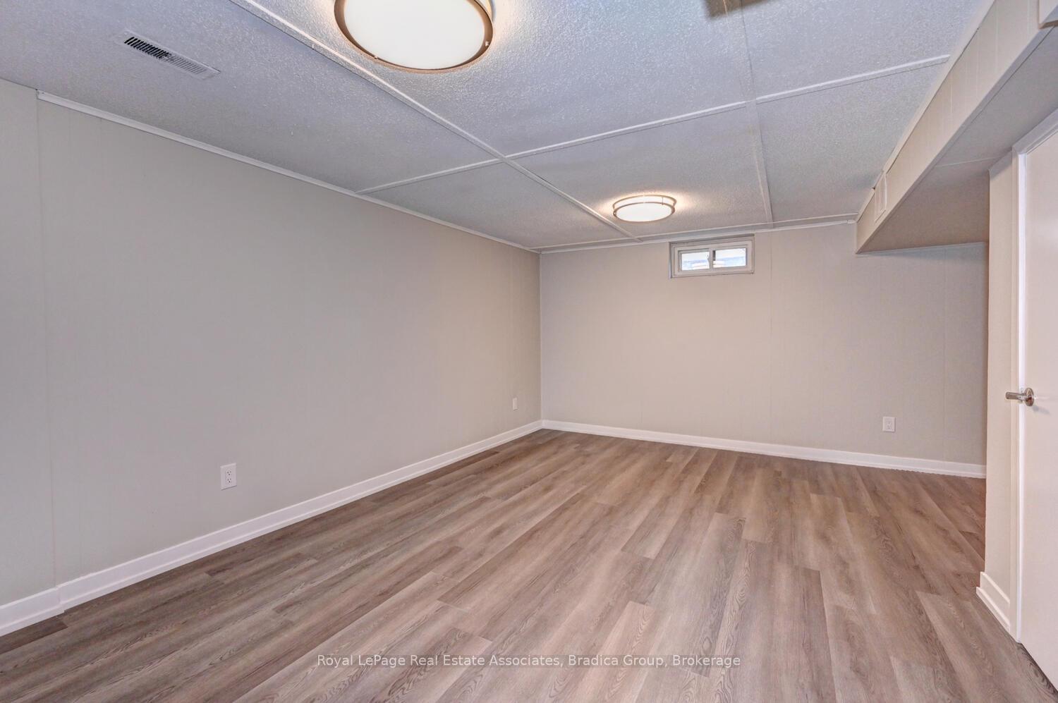 Photo 22 of 110 Conway Drive, Kitchener, Stanley Park — HOMEH