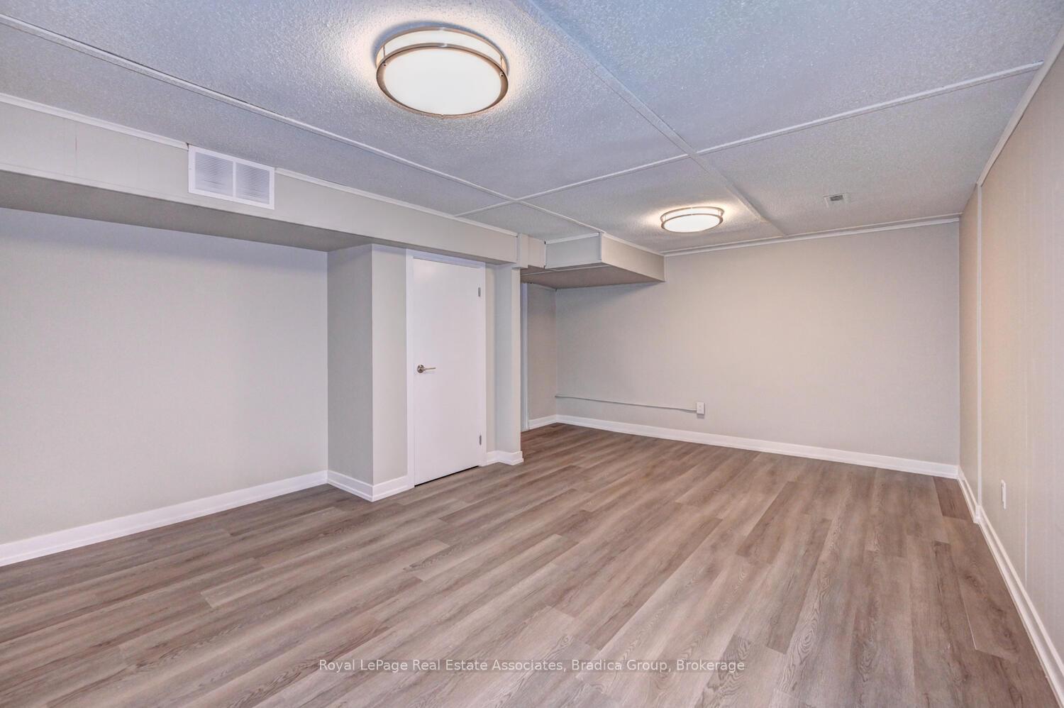 Photo 24 of 110 Conway Drive, Kitchener, Stanley Park — HOMEH