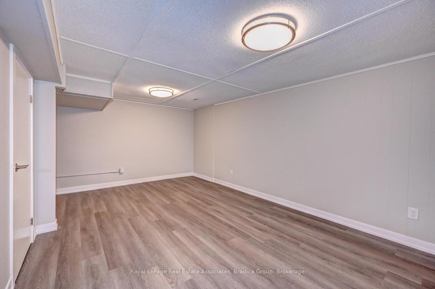 Photo 25 of 110 Conway Drive, Kitchener, Stanley Park — HOMEH