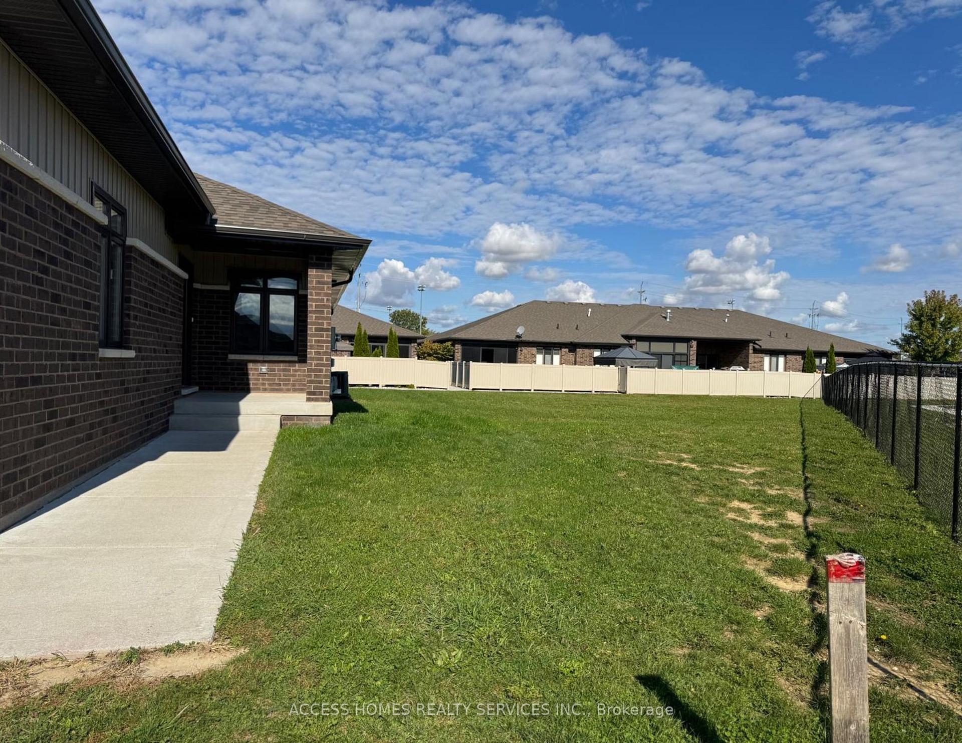 Photo 2 of 78 Bordeaux Place, Chatham-Kent, Chatham — HOMEH
