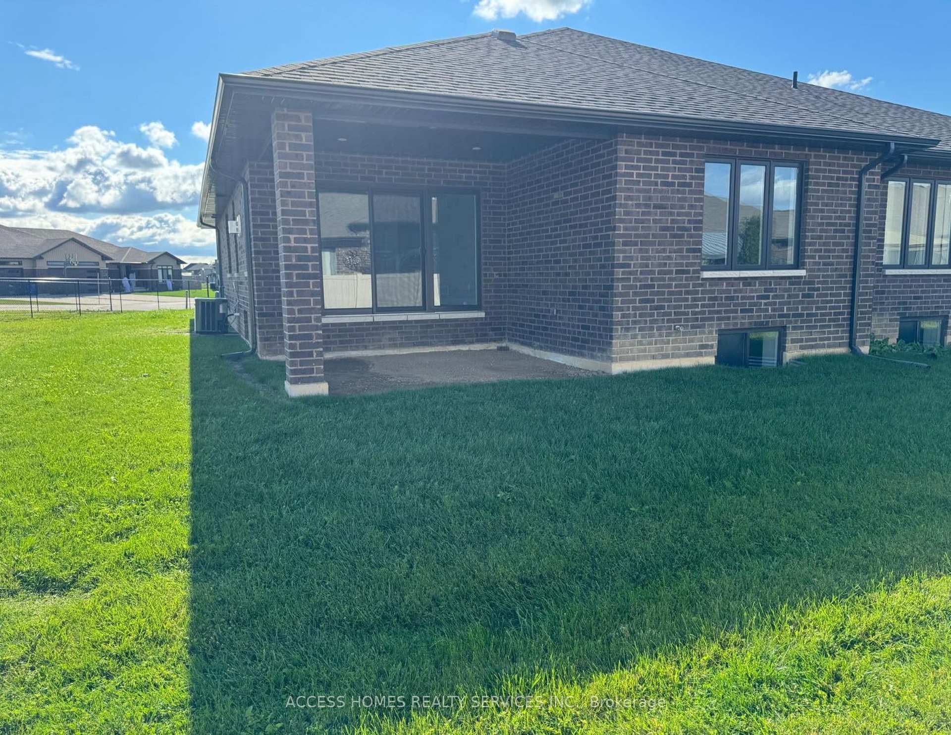 Photo 19 of 78 Bordeaux Place, Chatham-Kent, Chatham — HOMEH