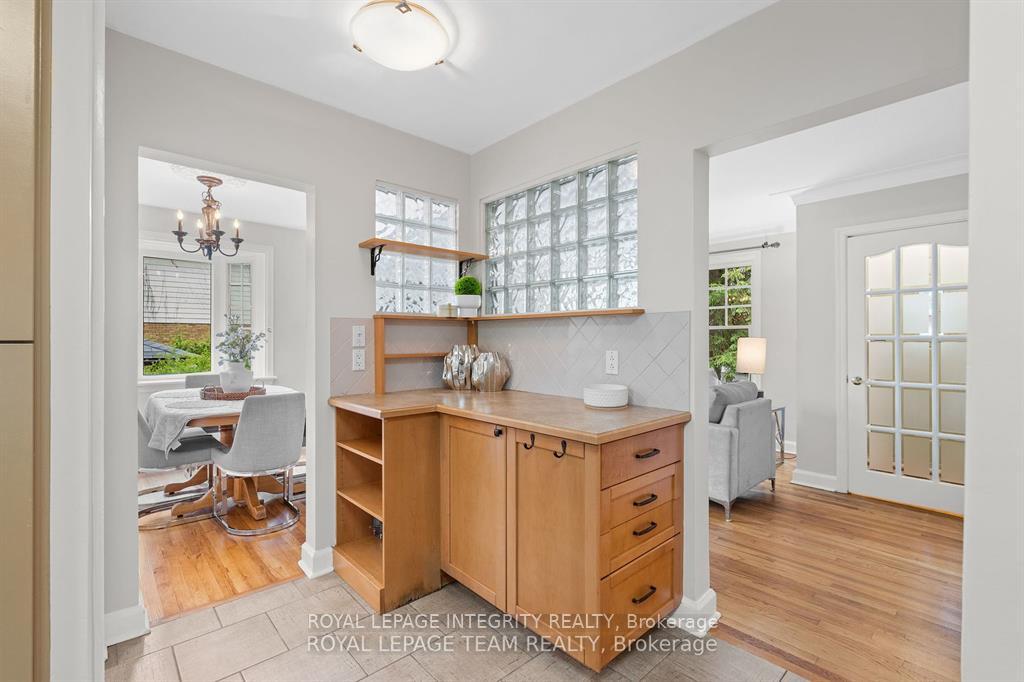 Photo 9 of 80 St Claire Avenue, Ottawa, Meadowlands/St. Claire Gardens — HOMEH