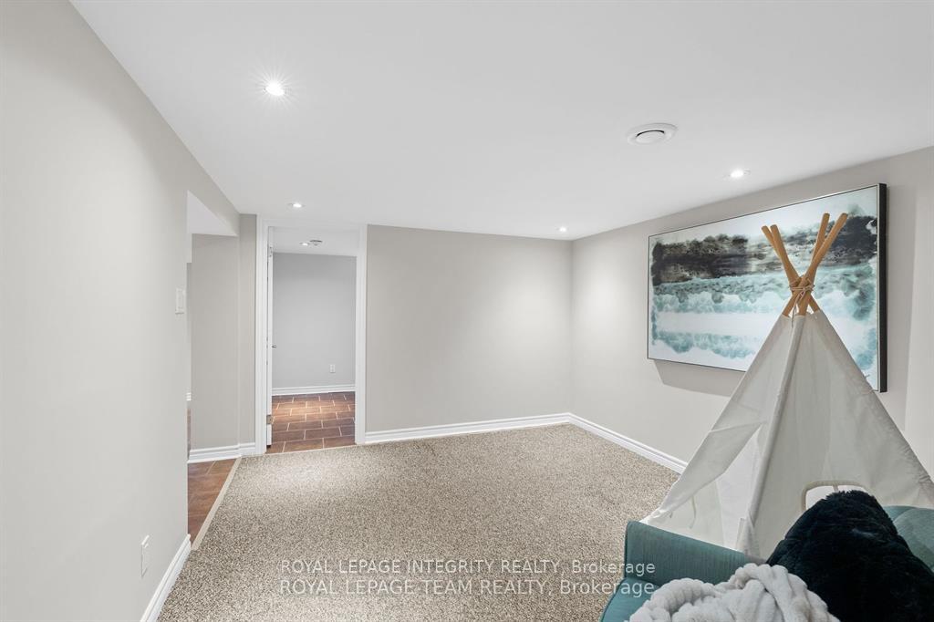 Photo 17 of 80 St Claire Avenue, Ottawa, Meadowlands/St. Claire Gardens — HOMEH