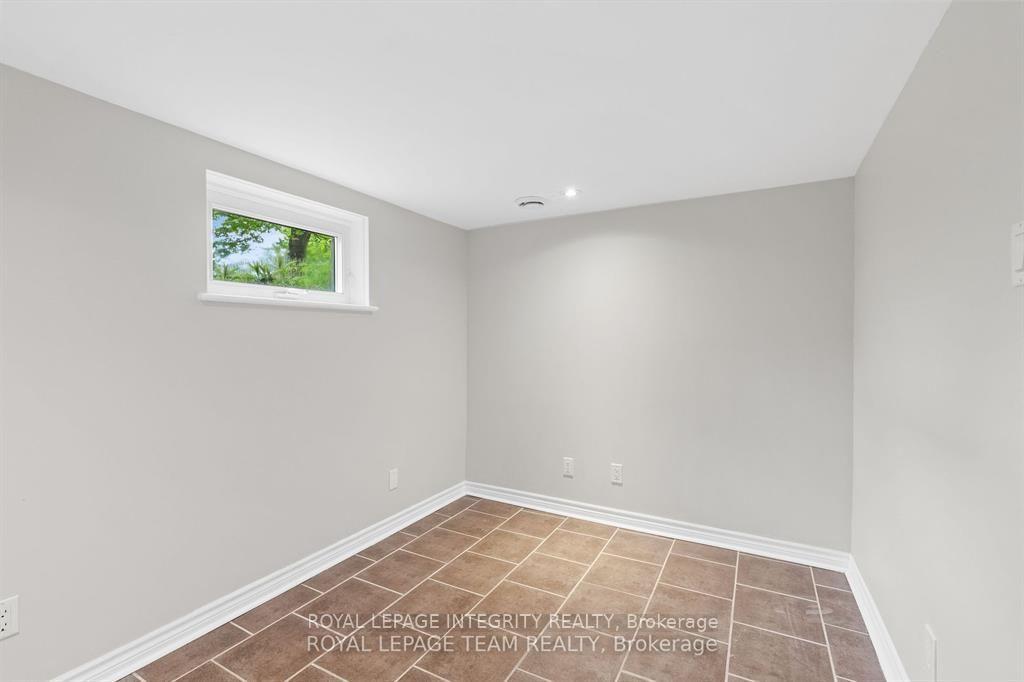 Photo 18 of 80 St Claire Avenue, Ottawa, Meadowlands/St. Claire Gardens — HOMEH