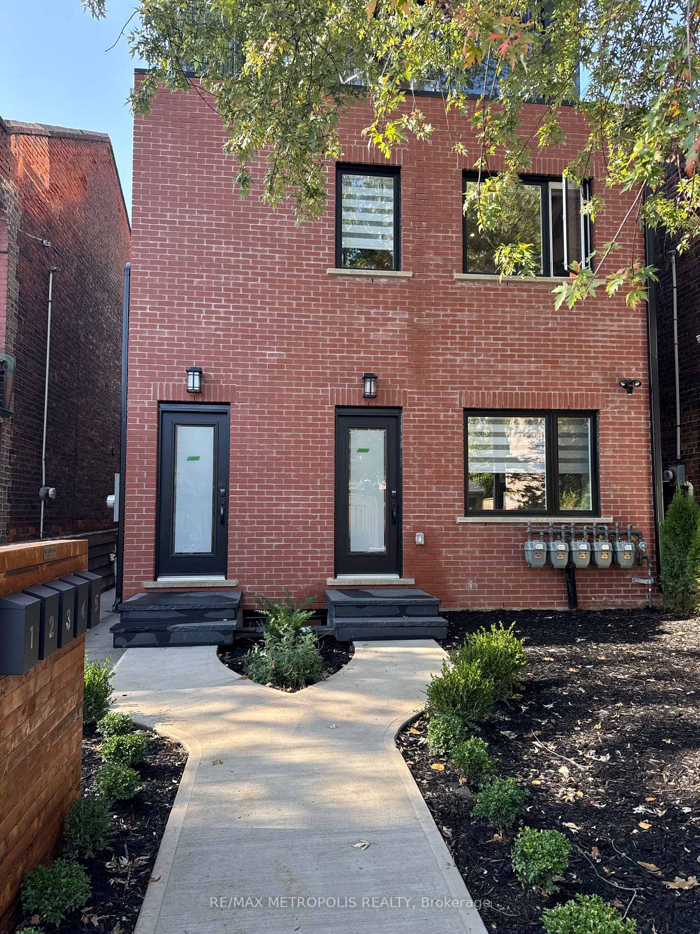 Photo of 94 Saint Clarens Avenue
