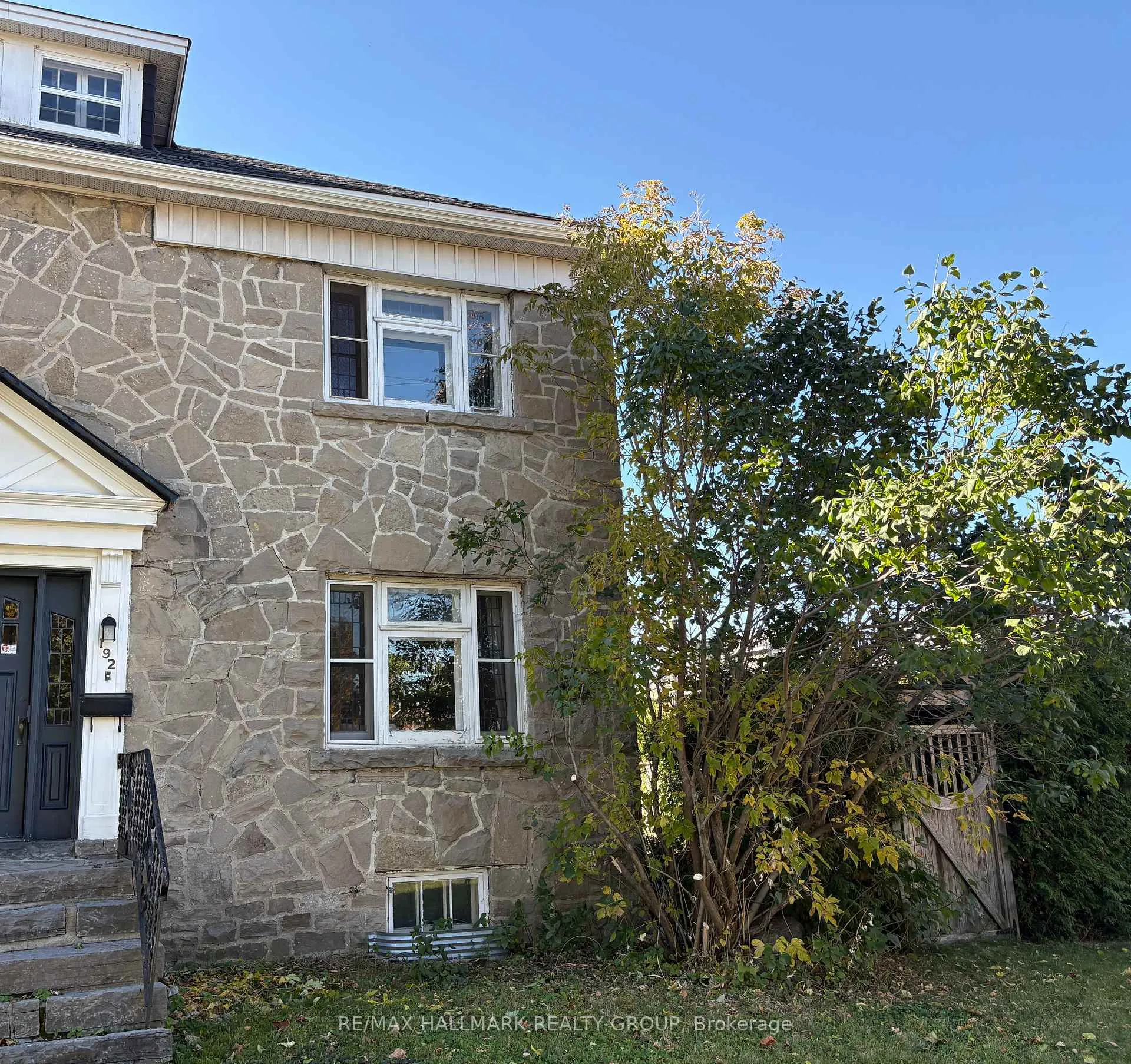 Front of 192 Bayswater Avenue