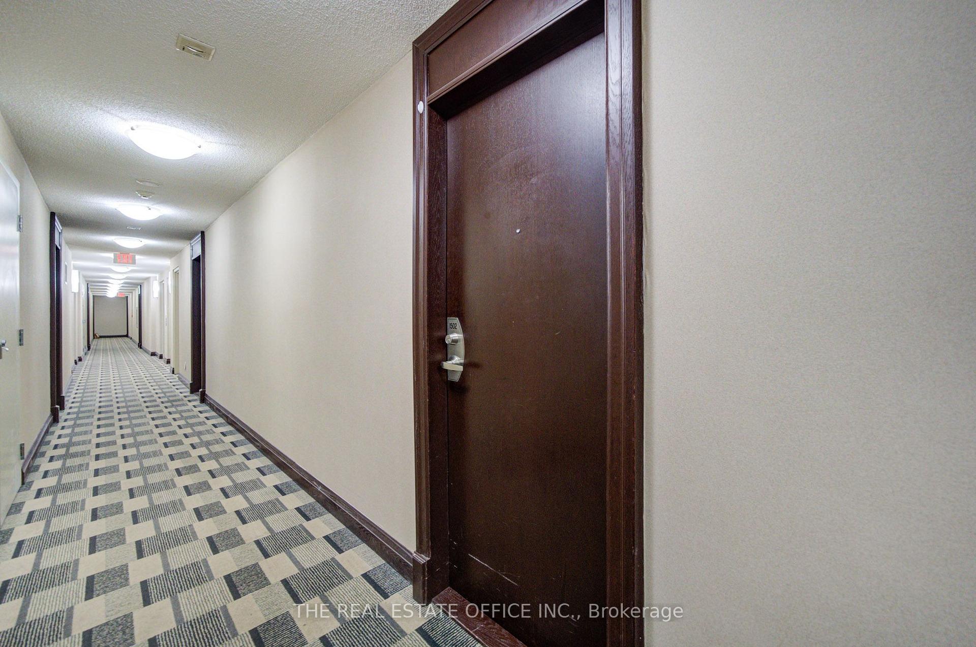 Photo 3 of Unit 1502, 208 Enfield Place, Mississauga, City Centre — HOMEH