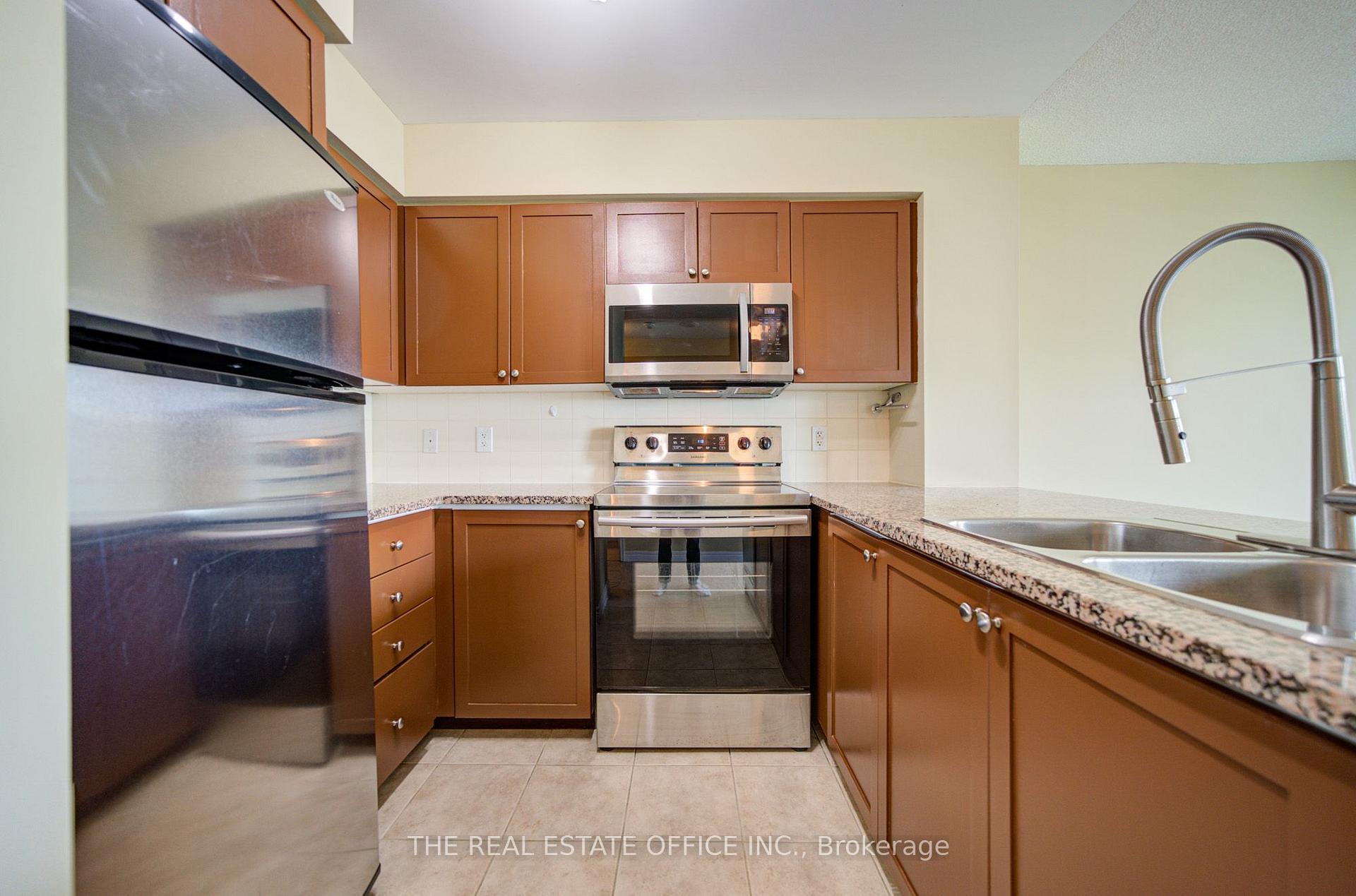 Photo 4 of Unit 1502, 208 Enfield Place, Mississauga, City Centre — HOMEH