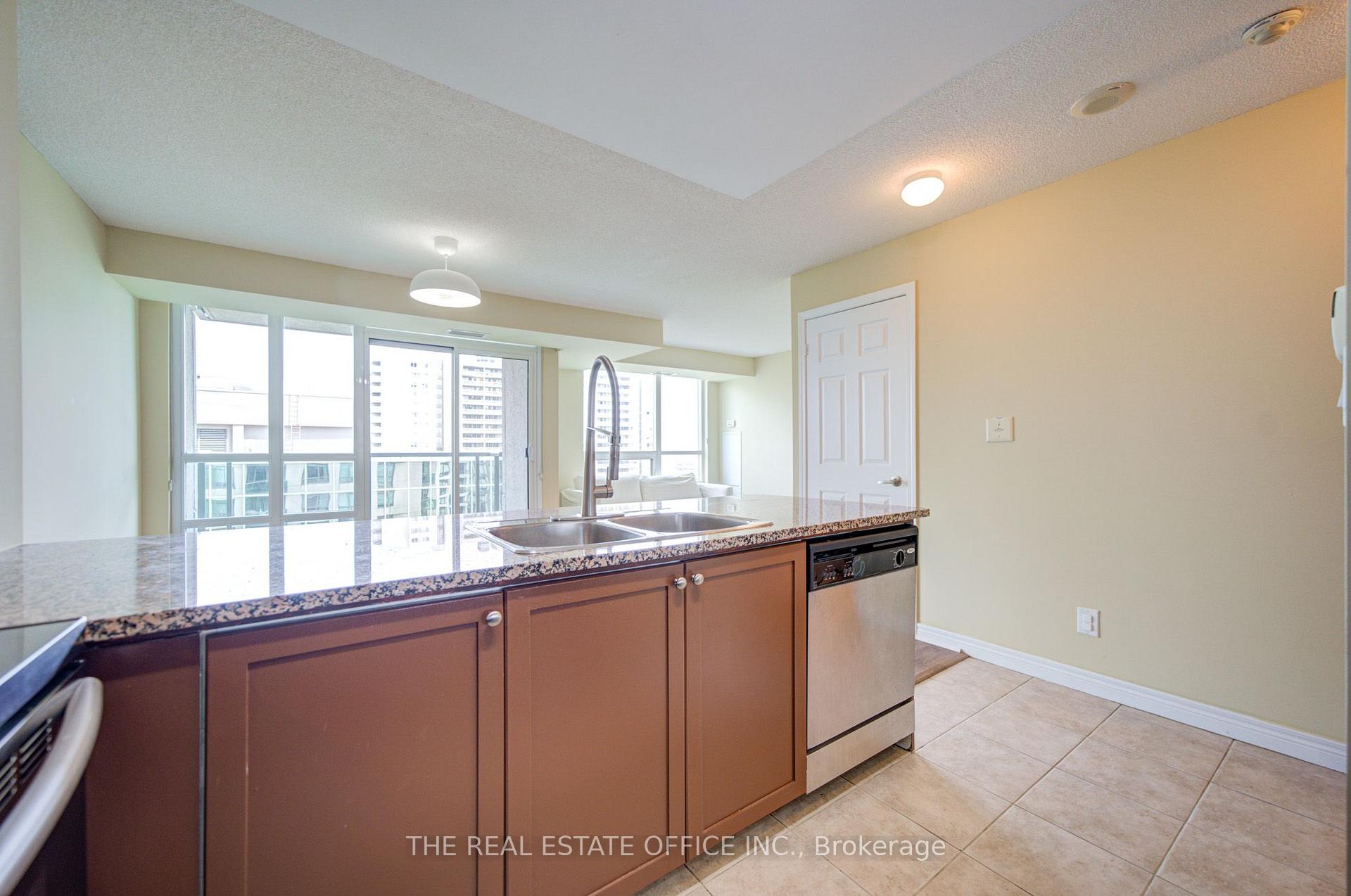 Photo 6 of Unit 1502, 208 Enfield Place, Mississauga, City Centre — HOMEH