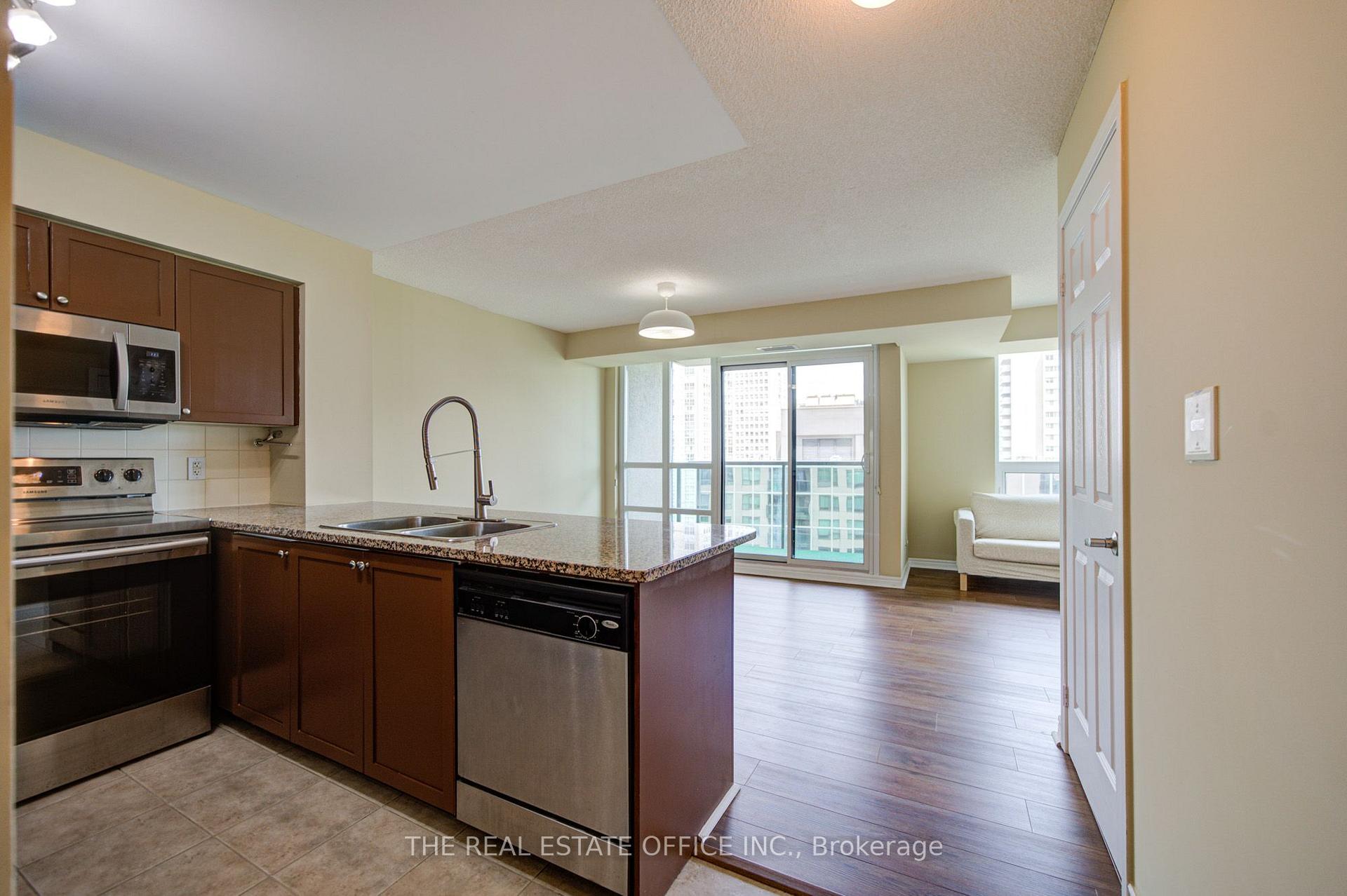 Photo 7 of Unit 1502, 208 Enfield Place, Mississauga, City Centre — HOMEH