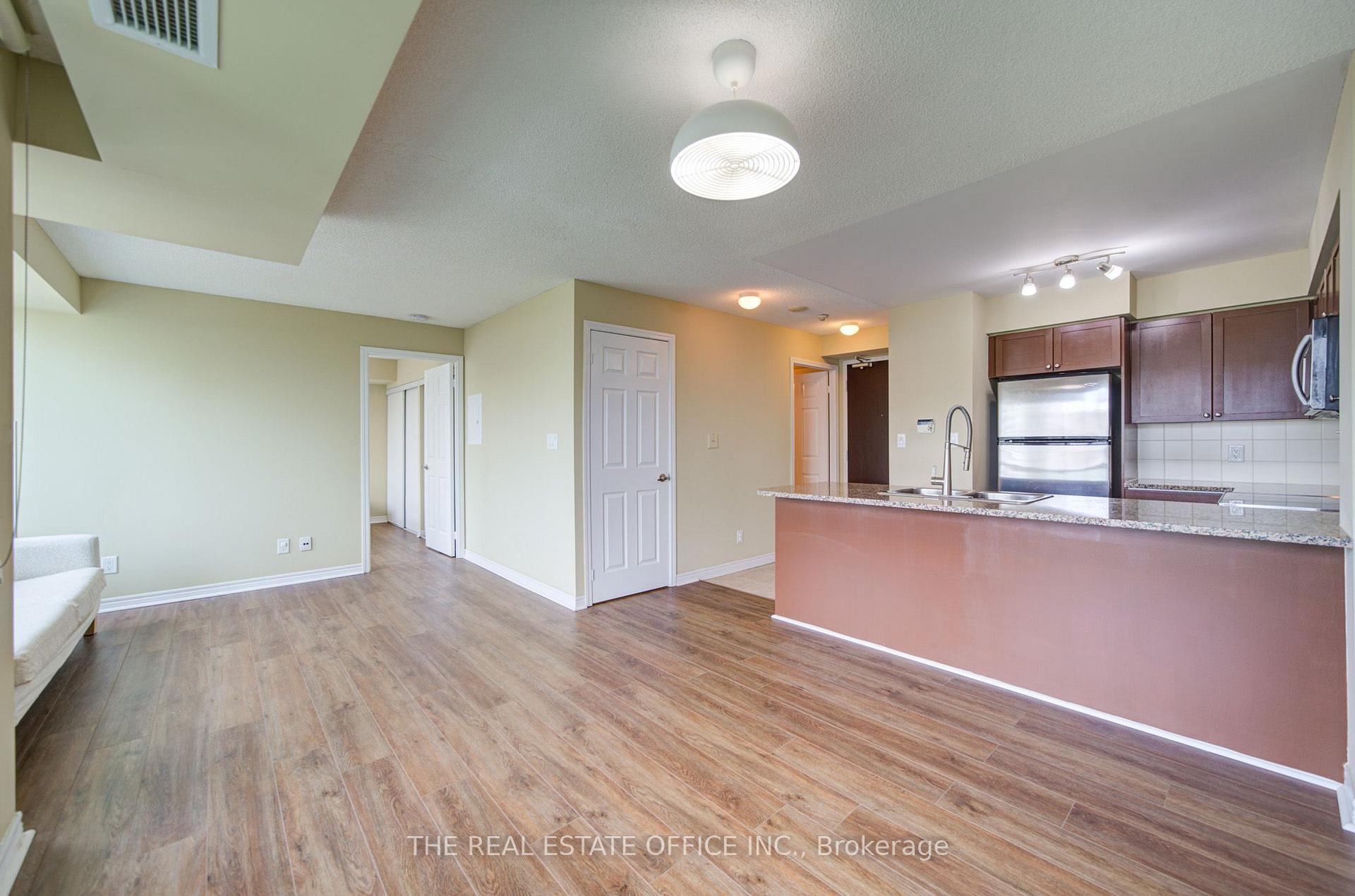 Photo 8 of Unit 1502, 208 Enfield Place, Mississauga, City Centre — HOMEH
