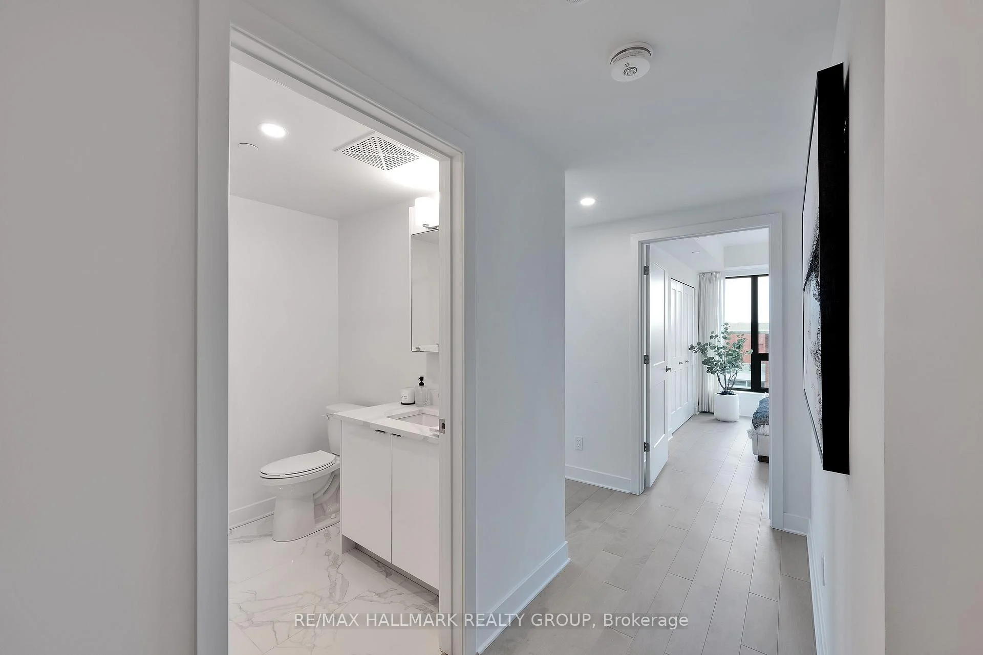 Photo 3 of Unit 2202, 180 George Street, Ottawa, Lower Town/Byward Market — HOMEH