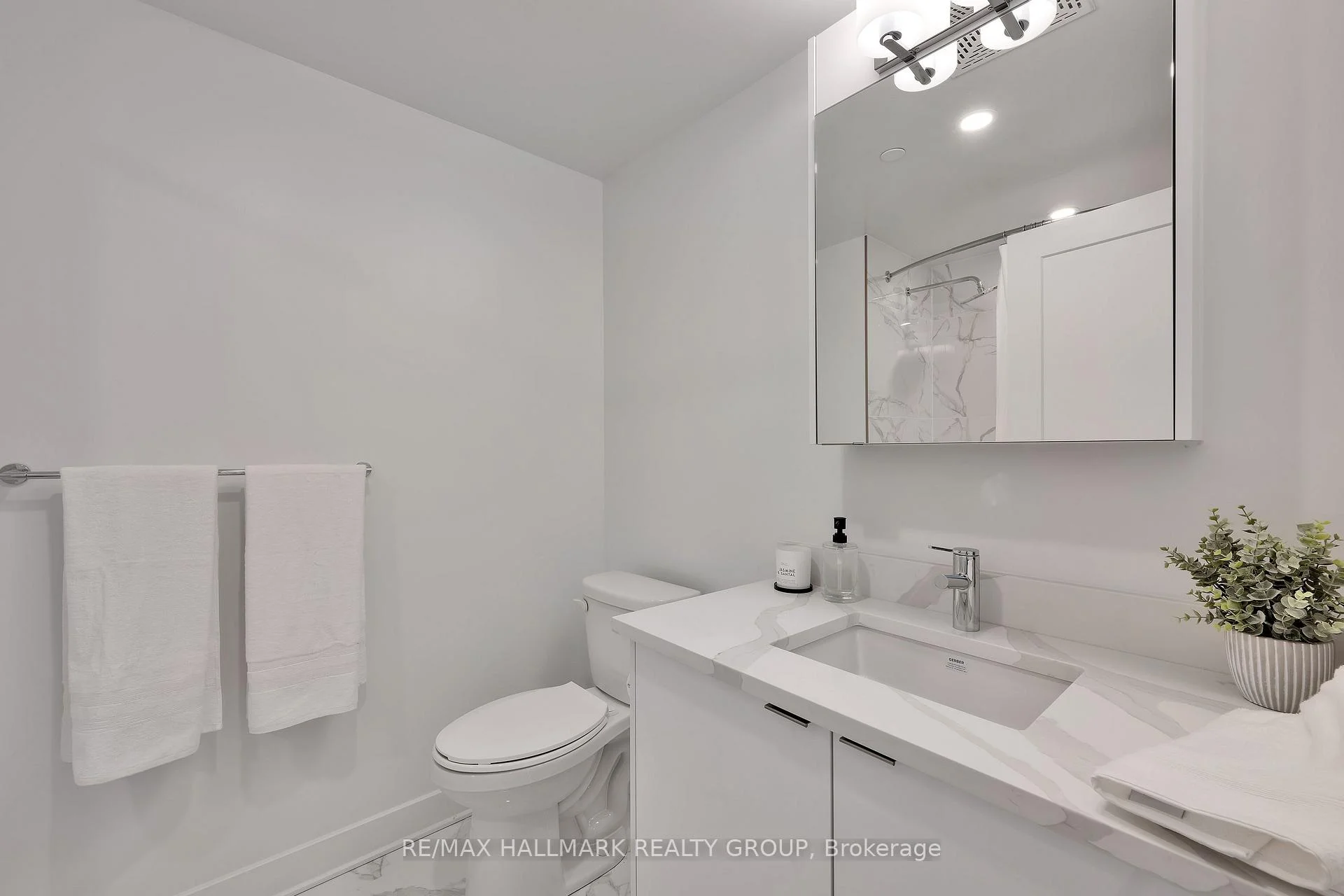 Photo 4 of Unit 2202, 180 George Street, Ottawa, Lower Town/Byward Market — HOMEH