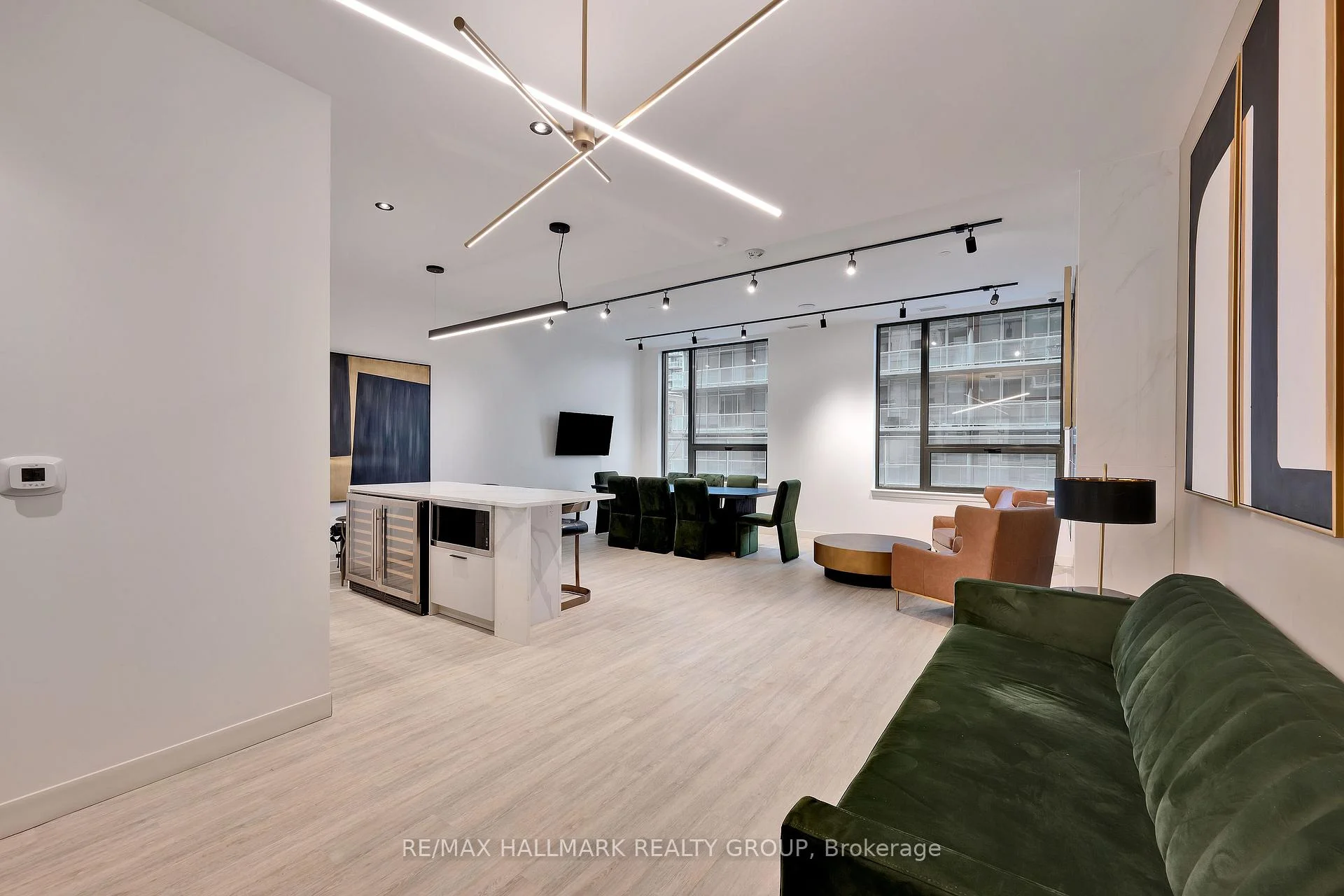 Photo 58 of Unit 2202, 180 George Street, Ottawa, Lower Town/Byward Market — HOMEH