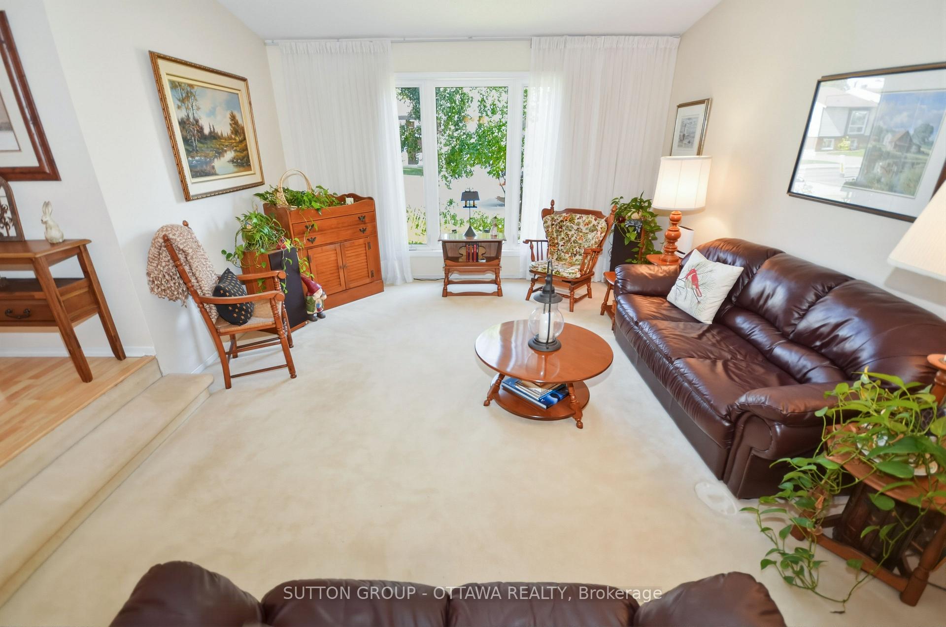 Photo 5 of 1616 St. Georges Street, Ottawa, Bilberry Creek/Queenswood Heights — HOMEH
