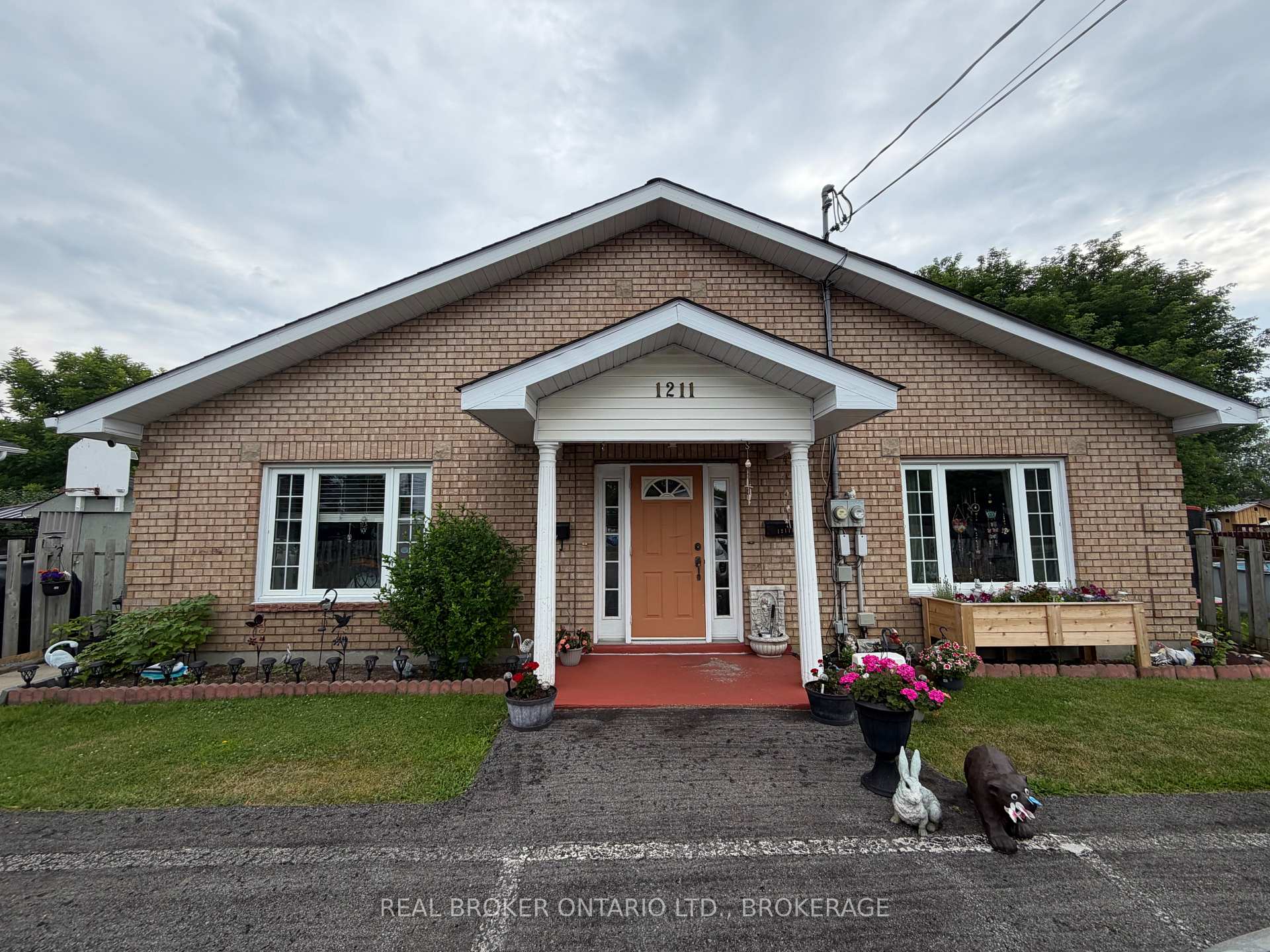 Photo of 1211A-1211B Notre Dame Street