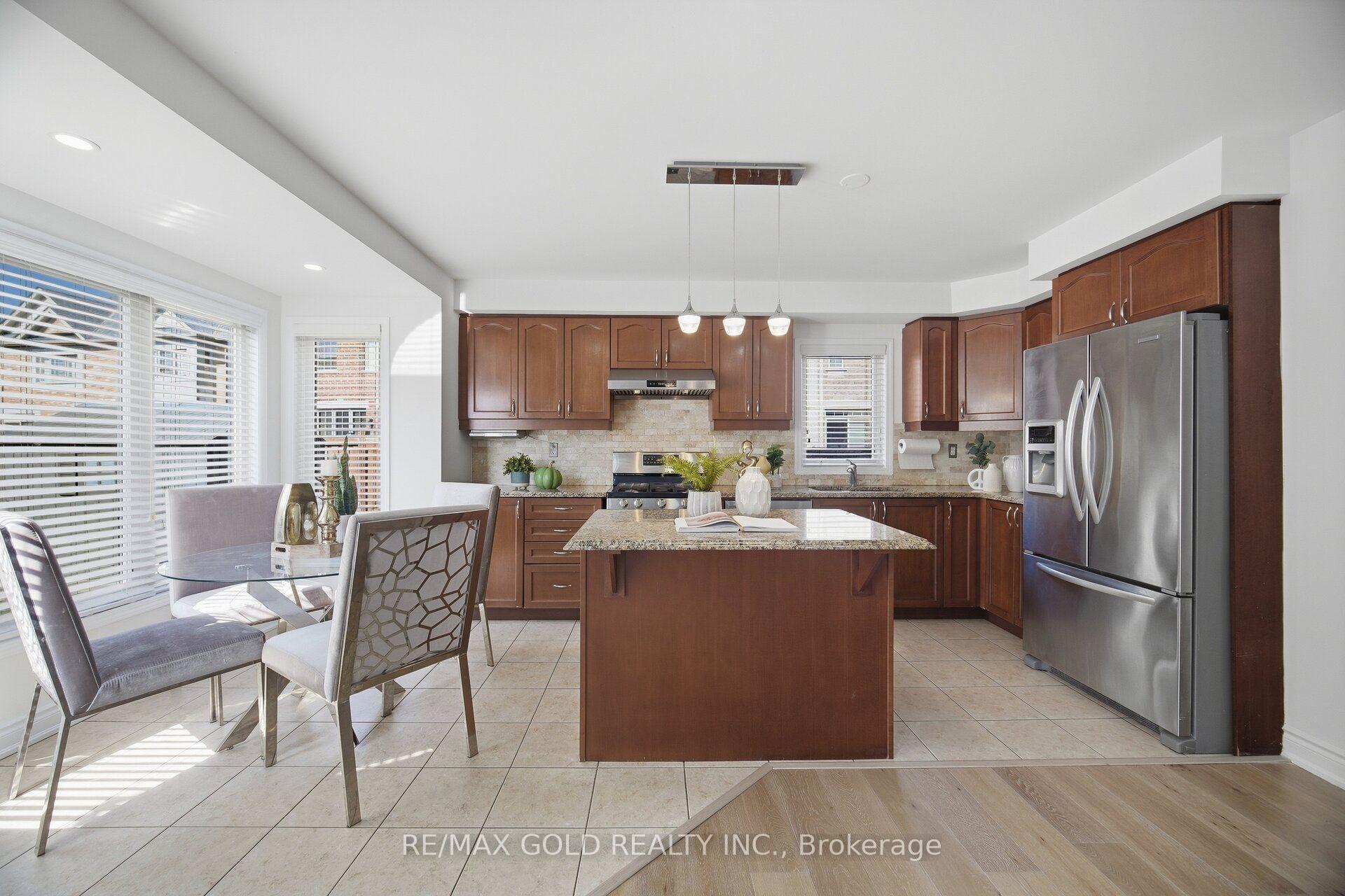 Photo 12 of 45 Biddens Square, Brampton, Bram East — HOMEH