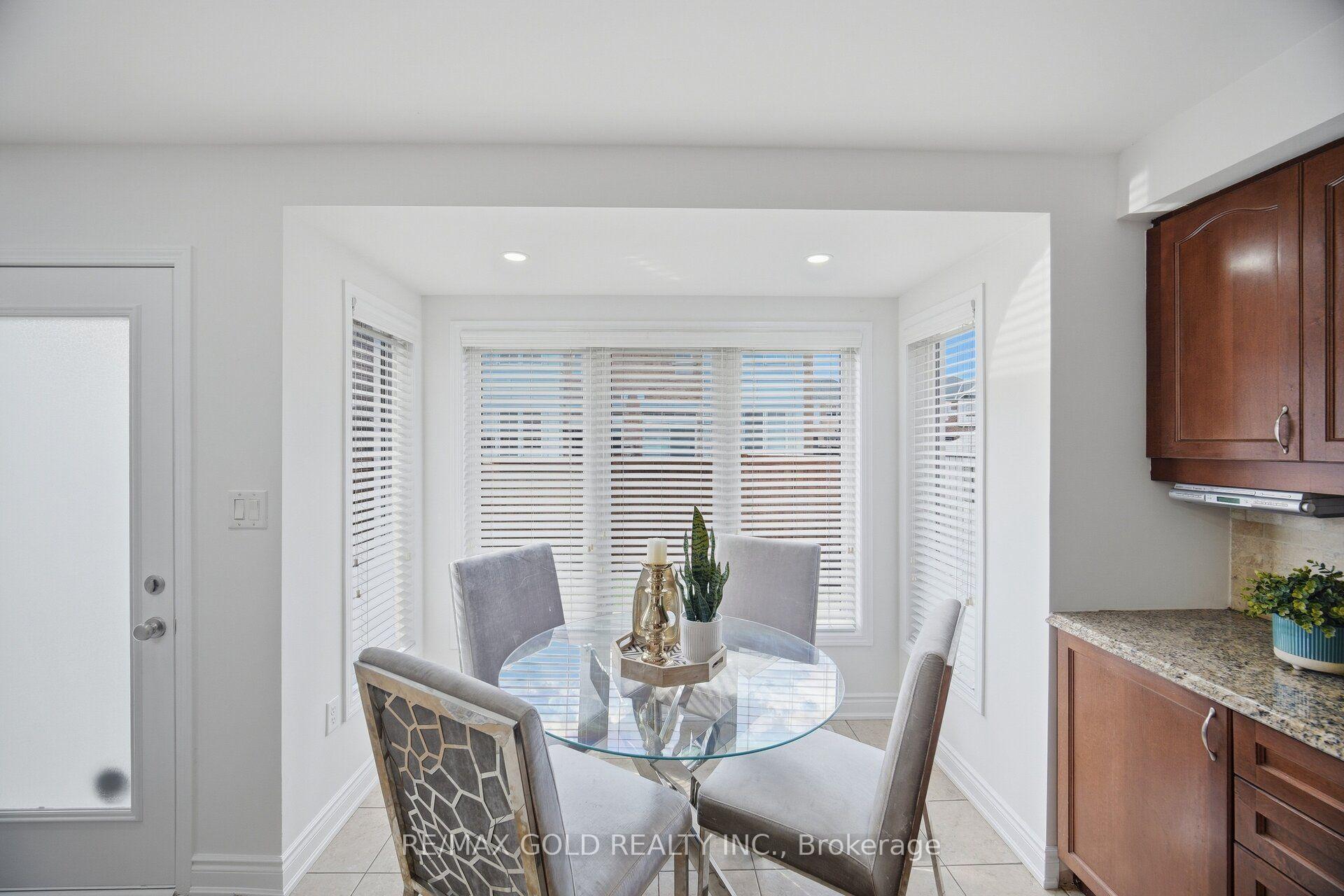 Photo 16 of 45 Biddens Square, Brampton, Bram East — HOMEH