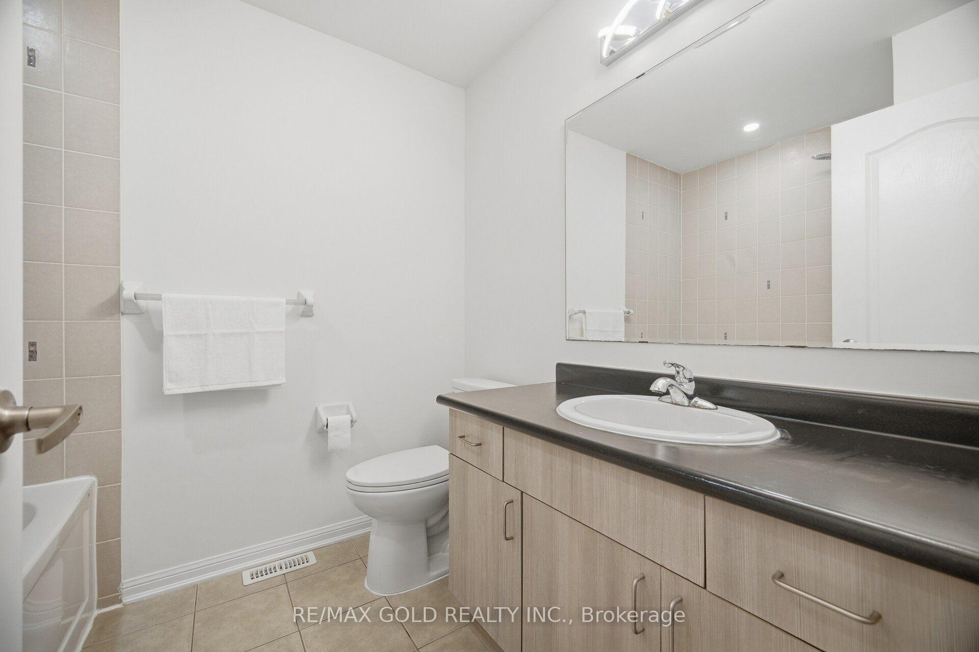 Photo 33 of 45 Biddens Square, Brampton, Bram East — HOMEH