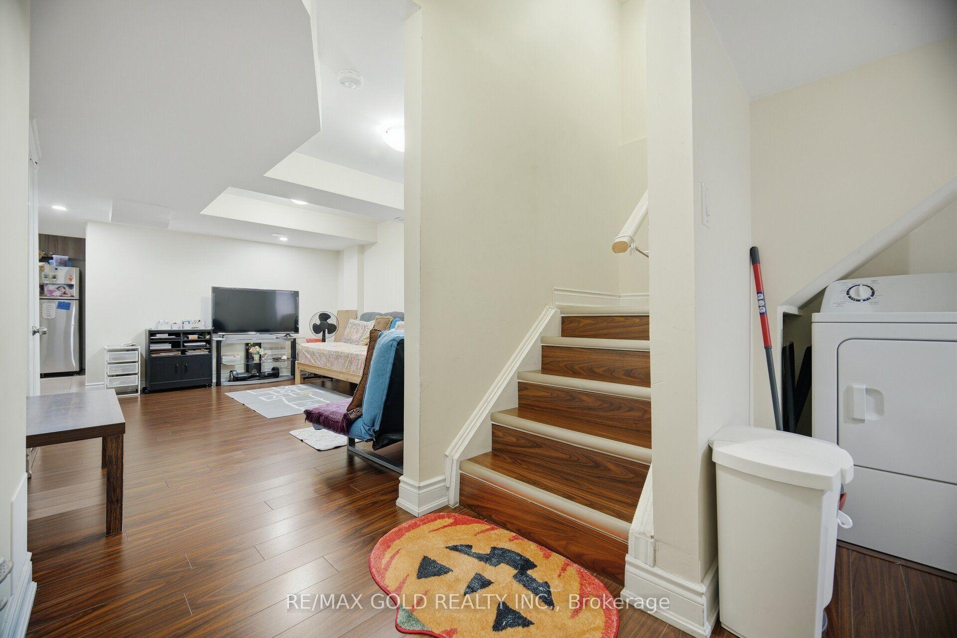 Photo 37 of 45 Biddens Square, Brampton, Bram East — HOMEH