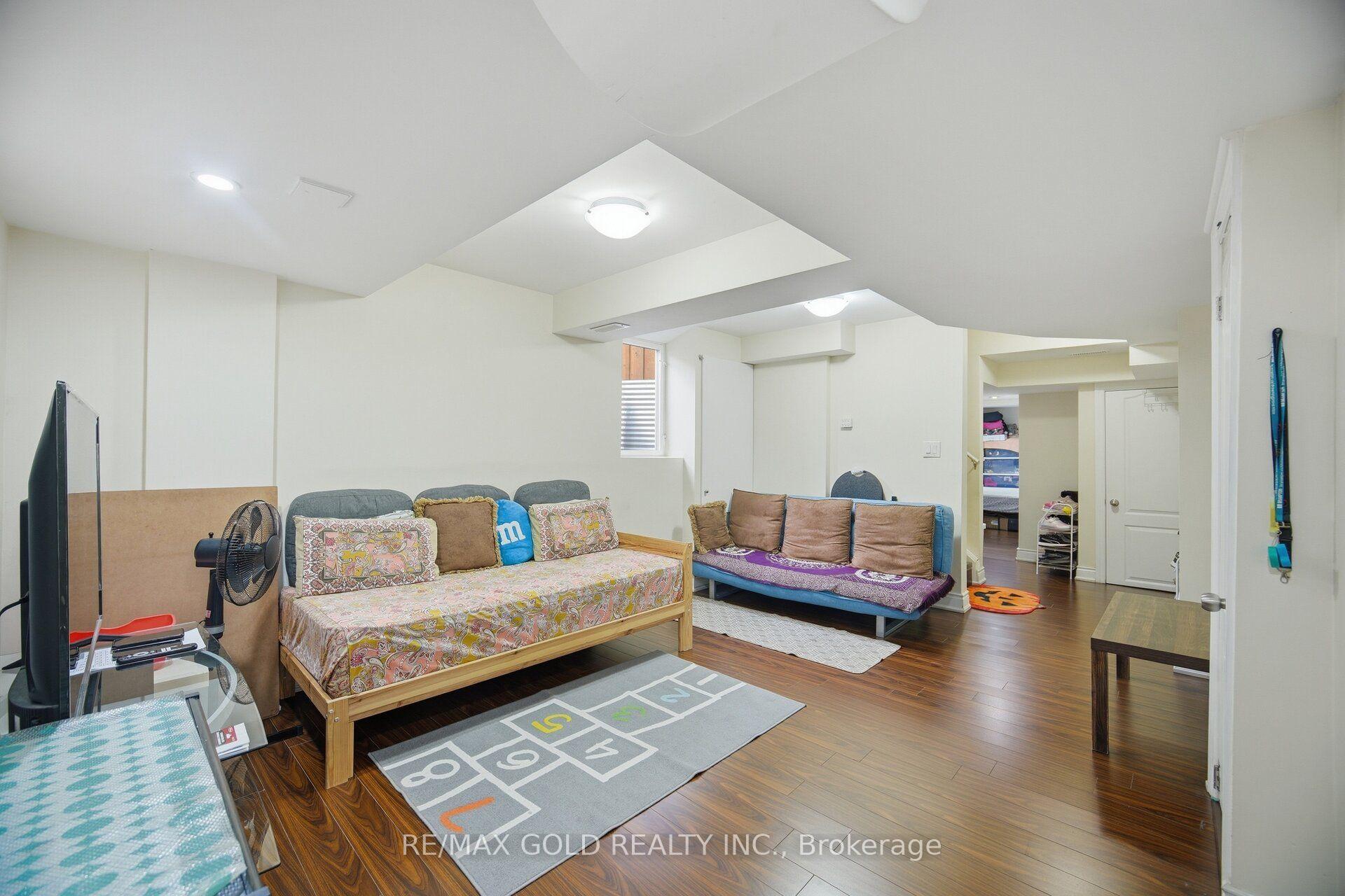 Photo 38 of 45 Biddens Square, Brampton, Bram East — HOMEH