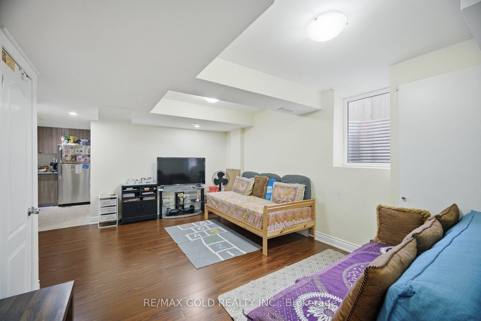Photo 39 of 45 Biddens Square, Brampton, Bram East — HOMEH