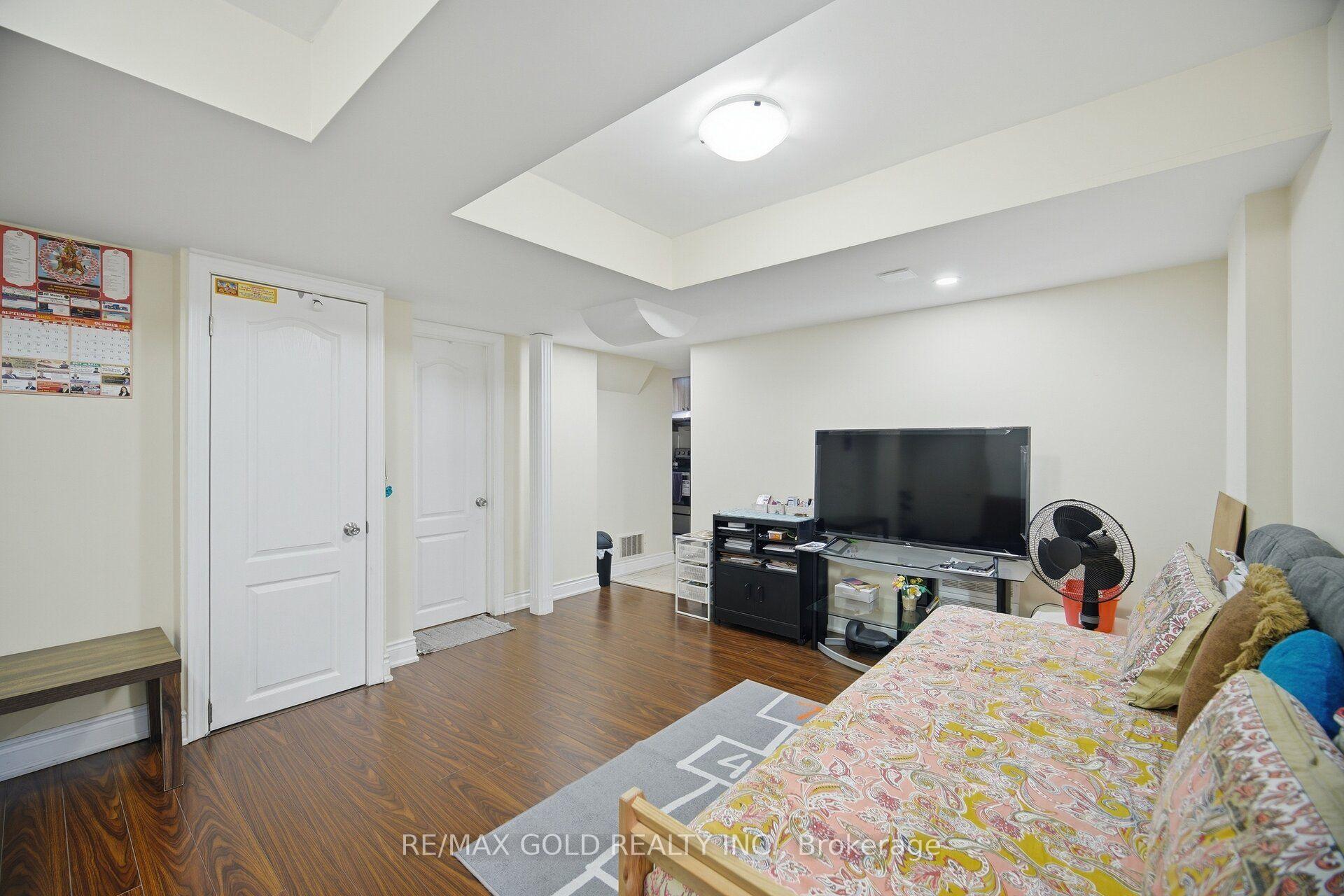 Photo 40 of 45 Biddens Square, Brampton, Bram East — HOMEH