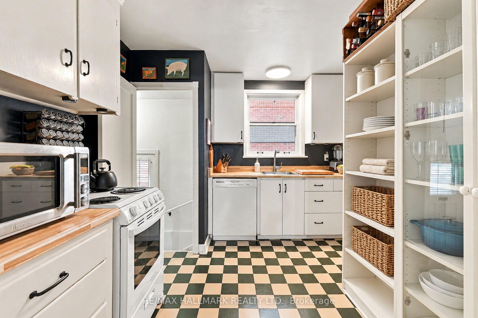 Photo 10 of 57 Athlone Road, Toronto, East York — HOMEH
