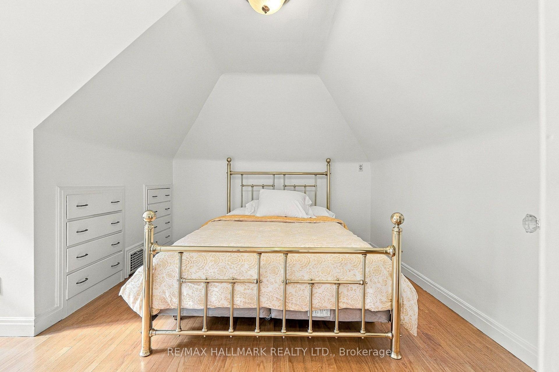 Photo 26 of 57 Athlone Road, Toronto, East York — HOMEH