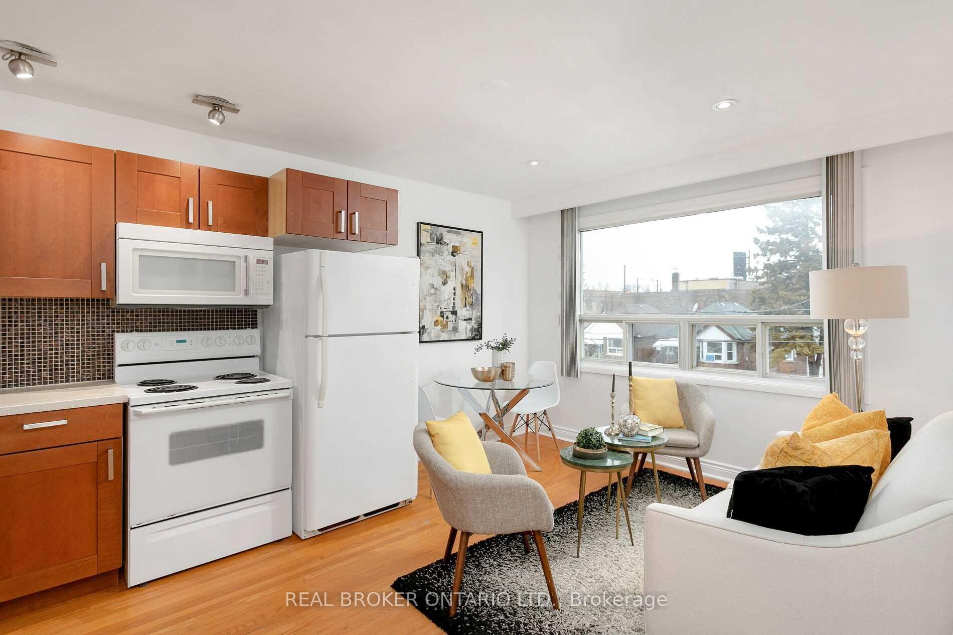 Photo 4 of Unit Upper, 57 Lanark Avenue, Toronto, Oakwood Village — HOMEH