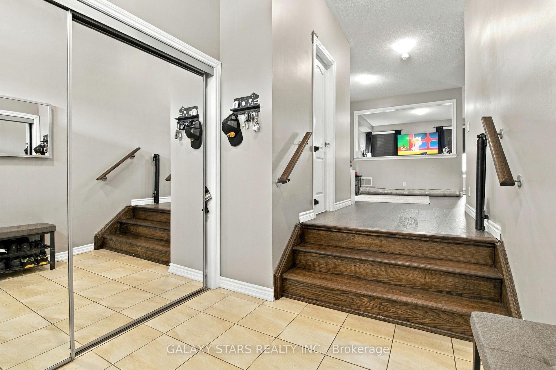 Photo 4 of 297 Pimlico Drive, Oshawa, Windfields — HOMEH
