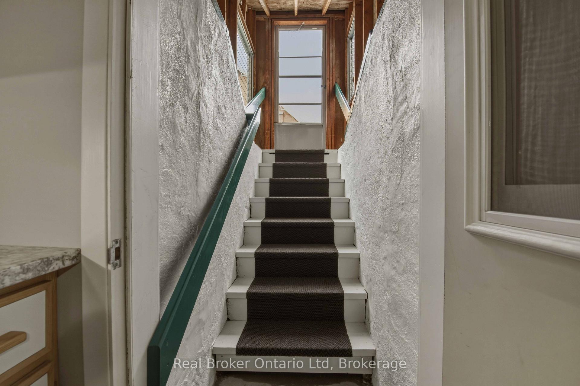Photo 4 of 940 5th Avenue E, Owen Sound — HOMEH