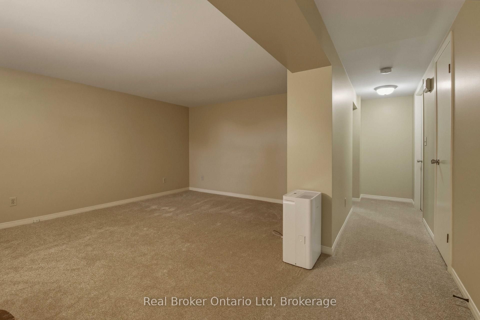 Photo 9 of 940 5th Avenue E, Owen Sound — HOMEH