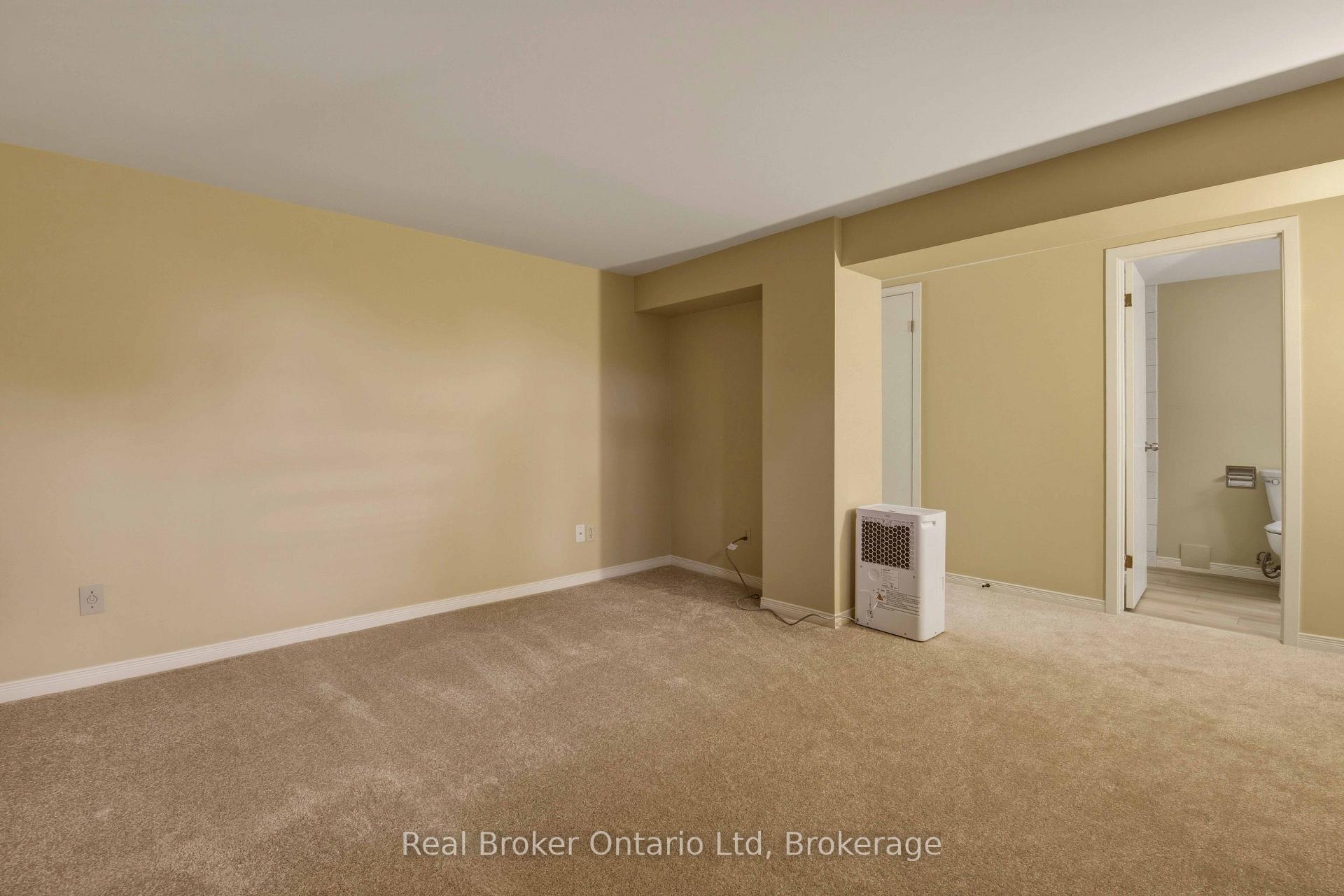 Photo 12 of 940 5th Avenue E, Owen Sound — HOMEH