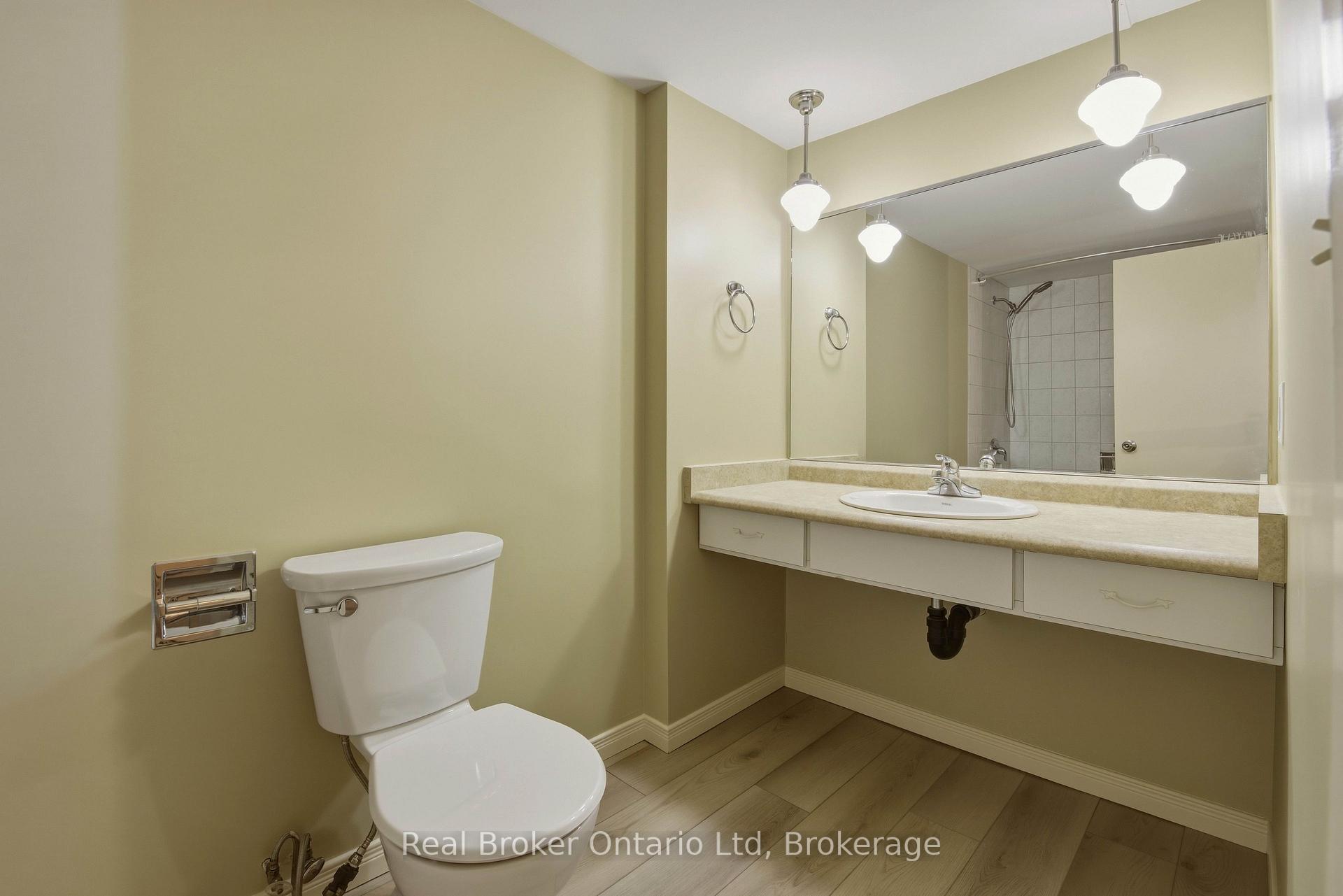 Photo 13 of 940 5th Avenue E, Owen Sound — HOMEH