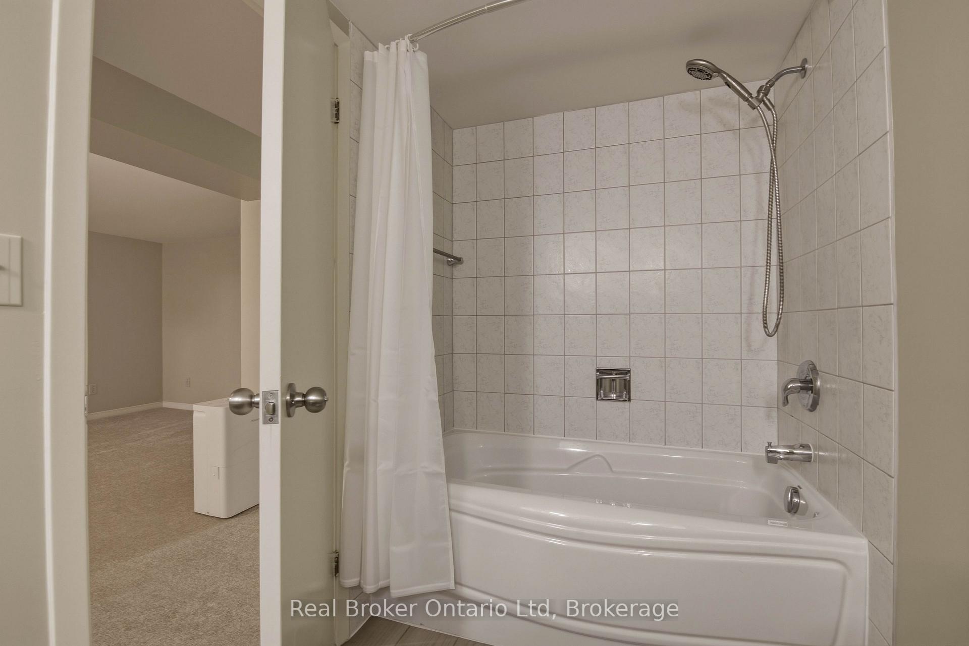 Photo 14 of 940 5th Avenue E, Owen Sound — HOMEH