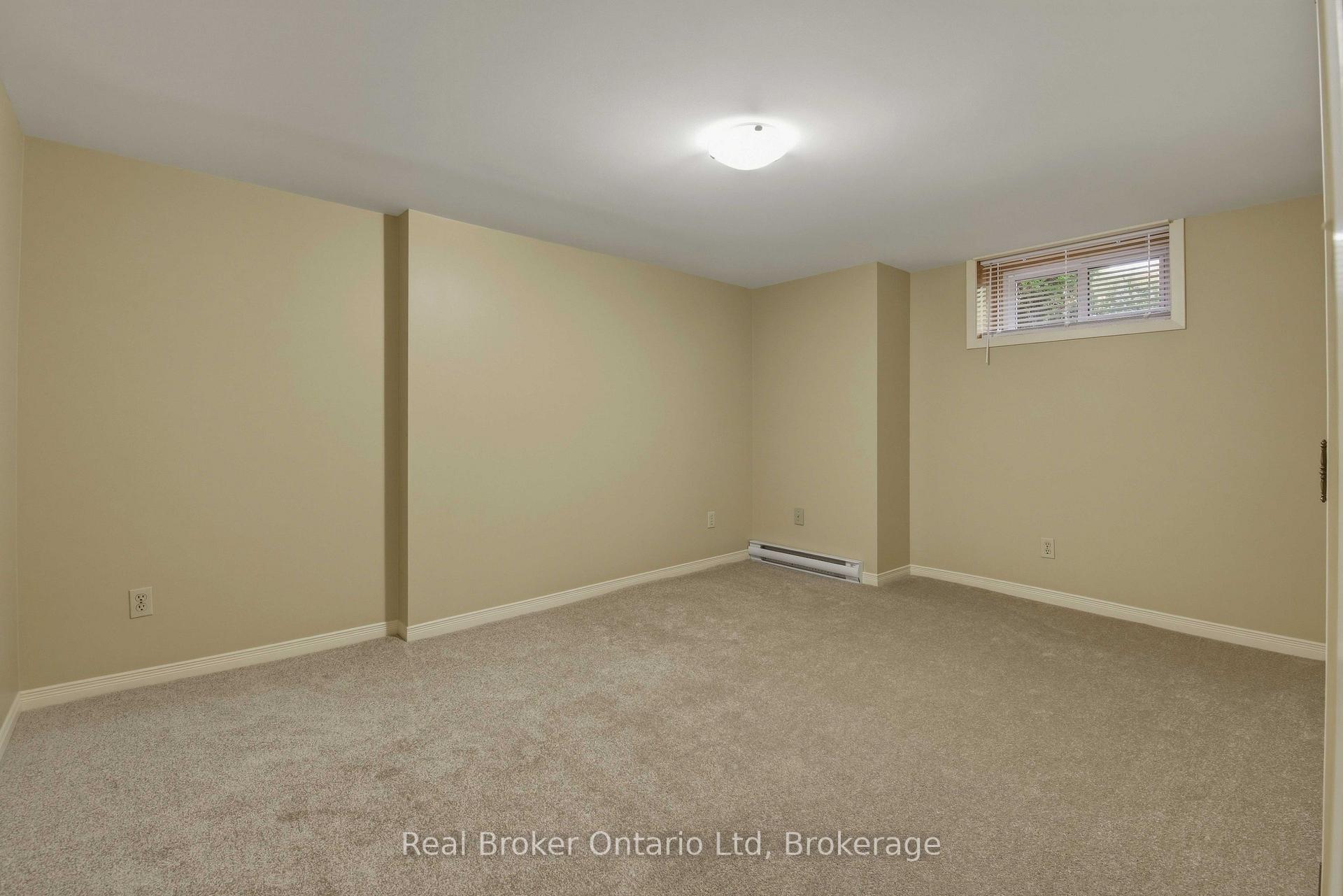 Photo 15 of 940 5th Avenue E, Owen Sound — HOMEH
