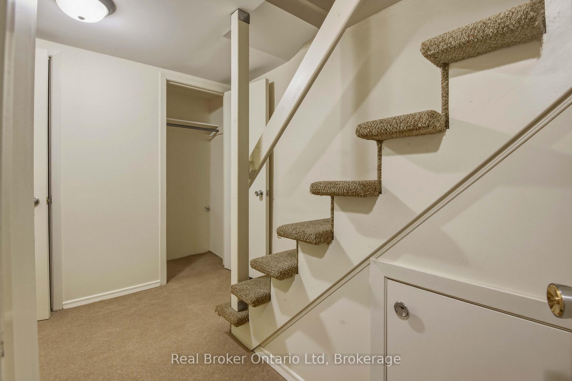 Photo 18 of 940 5th Avenue E, Owen Sound — HOMEH