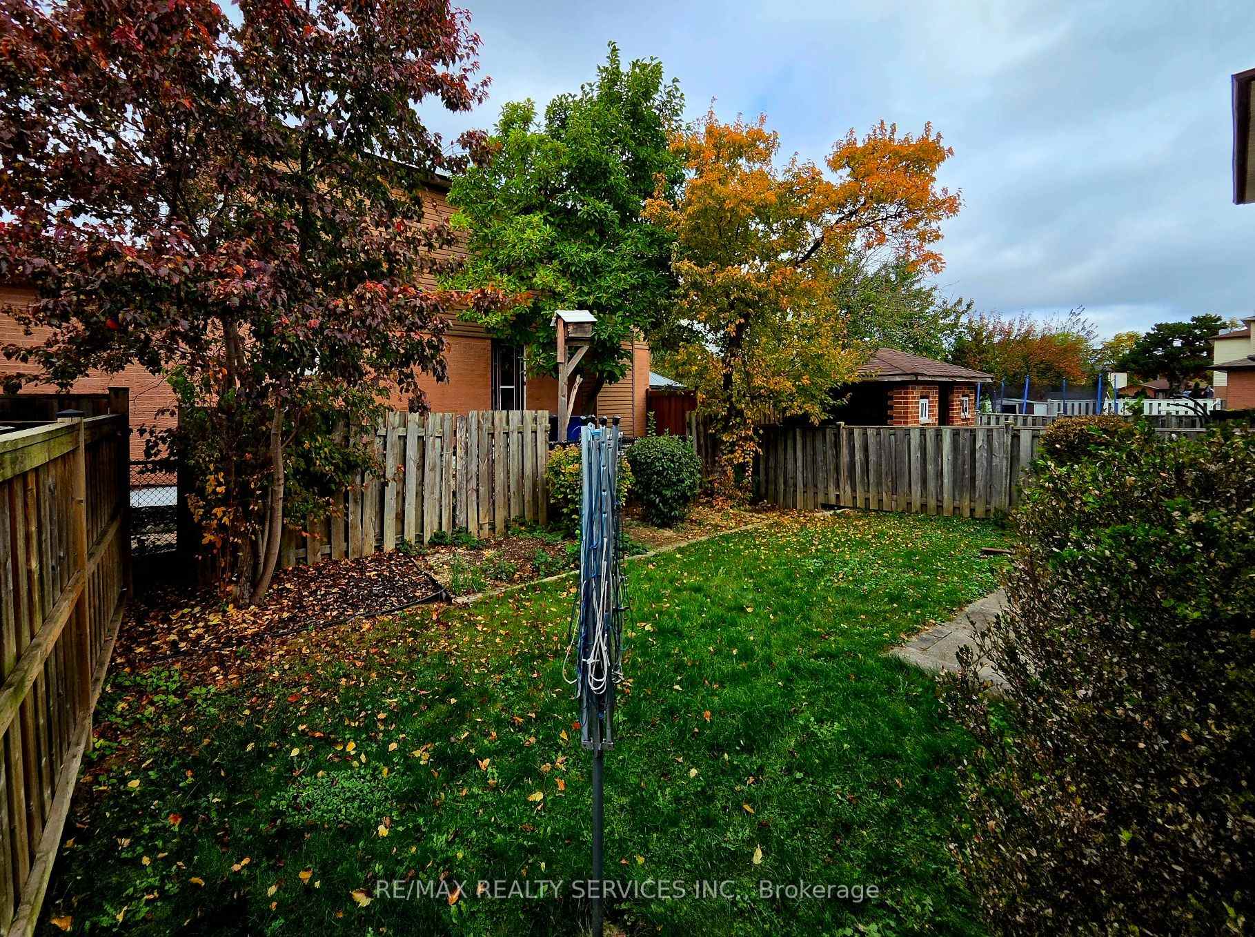 Photo 43 of 41 Greenleaf Crescent, Brampton, Brampton West — HOMEH