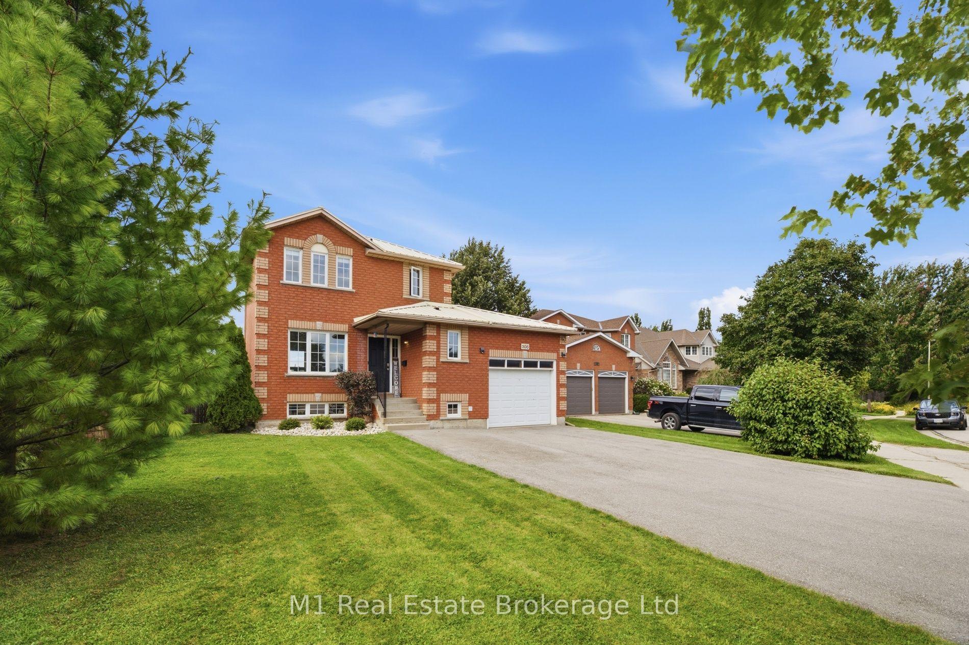Photo 3 of 308 Daniel Crescent, Centre Wellington, Elora/Salem — HOMEH