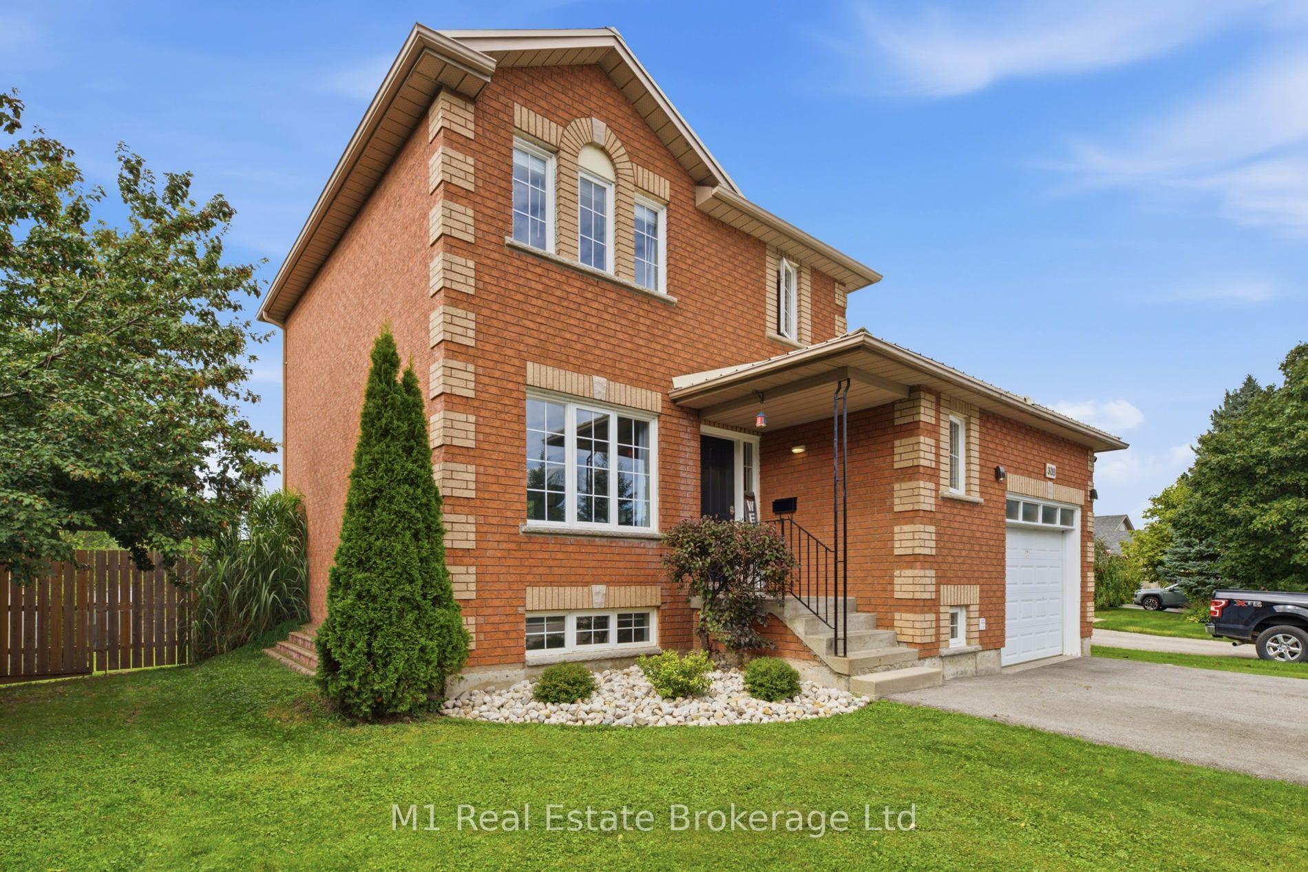 Photo 4 of 308 Daniel Crescent, Centre Wellington, Elora/Salem — HOMEH