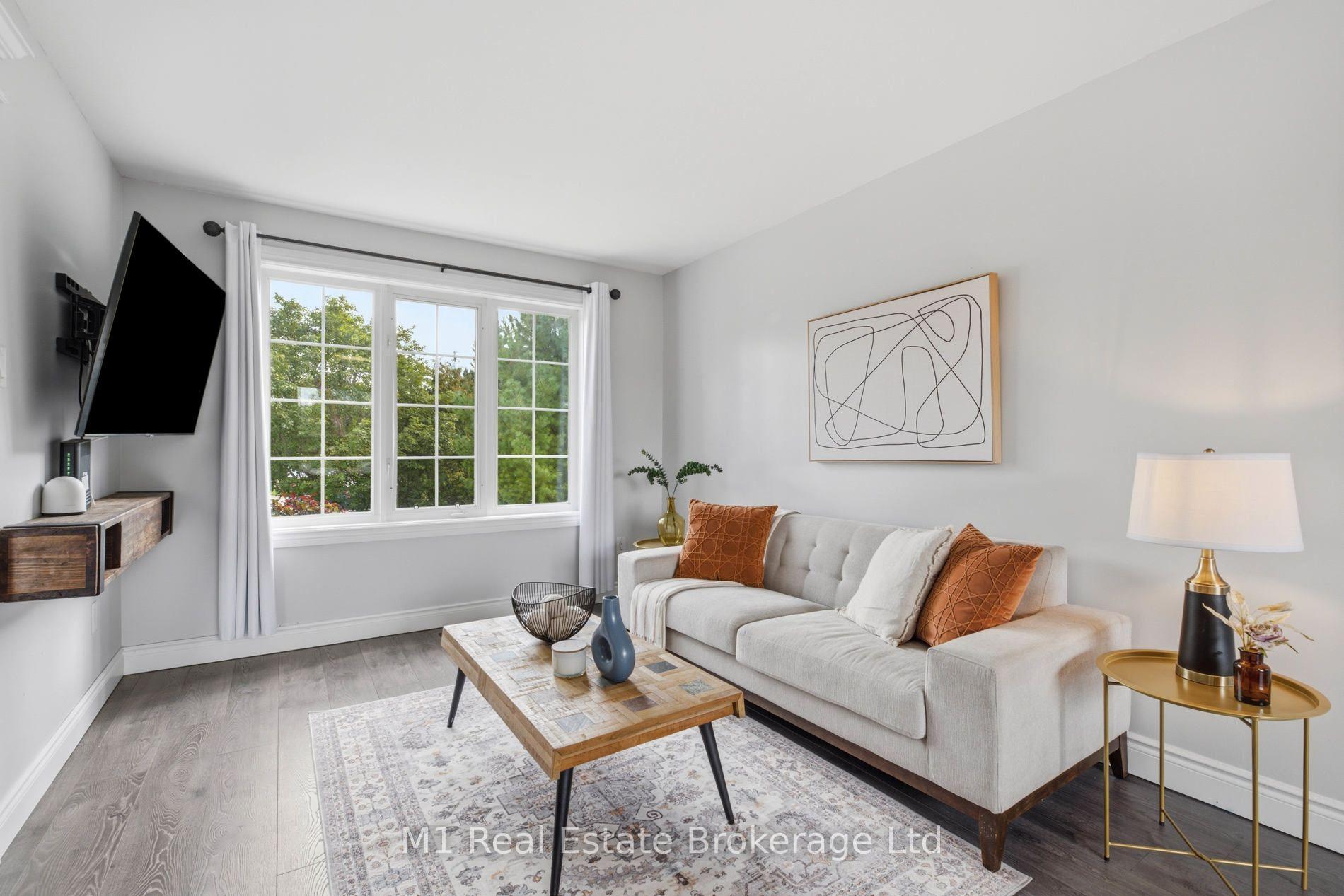 Photo 10 of 308 Daniel Crescent, Centre Wellington, Elora/Salem — HOMEH