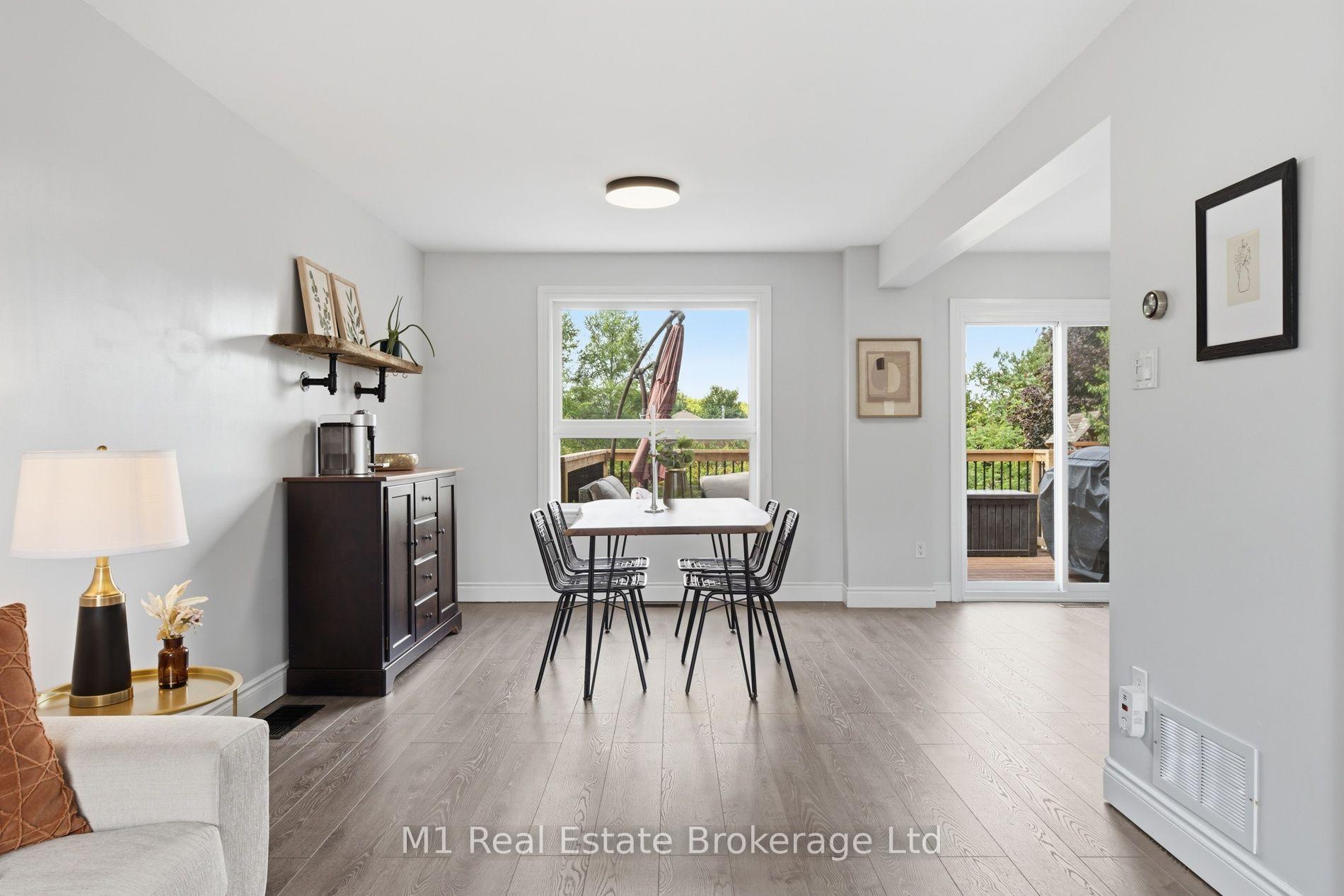 Photo 13 of 308 Daniel Crescent, Centre Wellington, Elora/Salem — HOMEH
