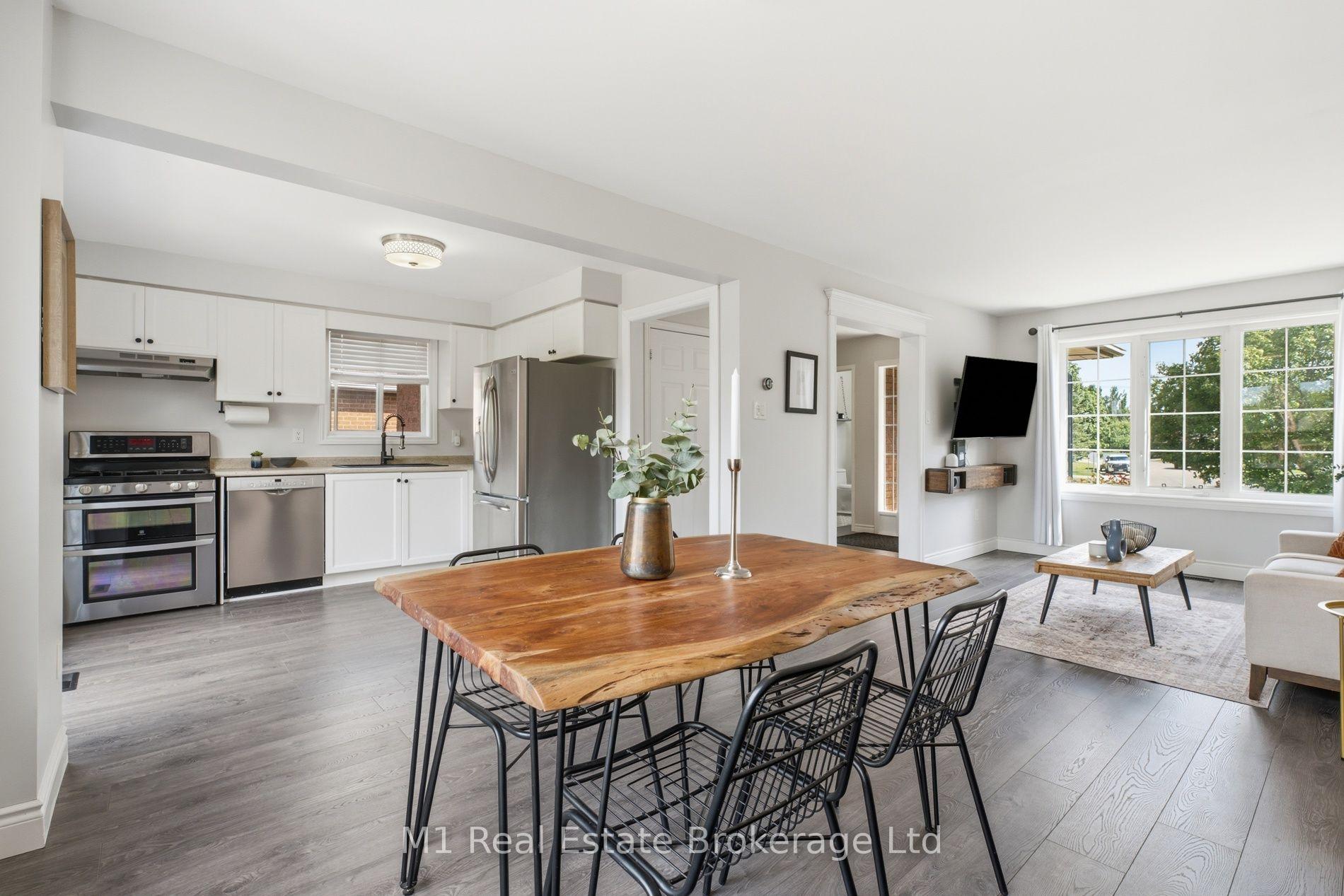 Photo 15 of 308 Daniel Crescent, Centre Wellington, Elora/Salem — HOMEH
