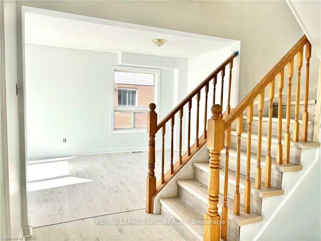 Photo 2 of Unit A, 299 Main Street, Grimsby, Grimsby East — HOMEH
