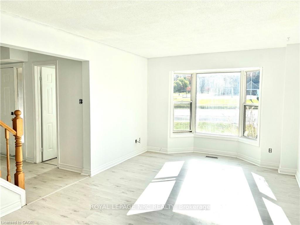Photo 3 of Unit A, 299 Main Street, Grimsby, Grimsby East — HOMEH