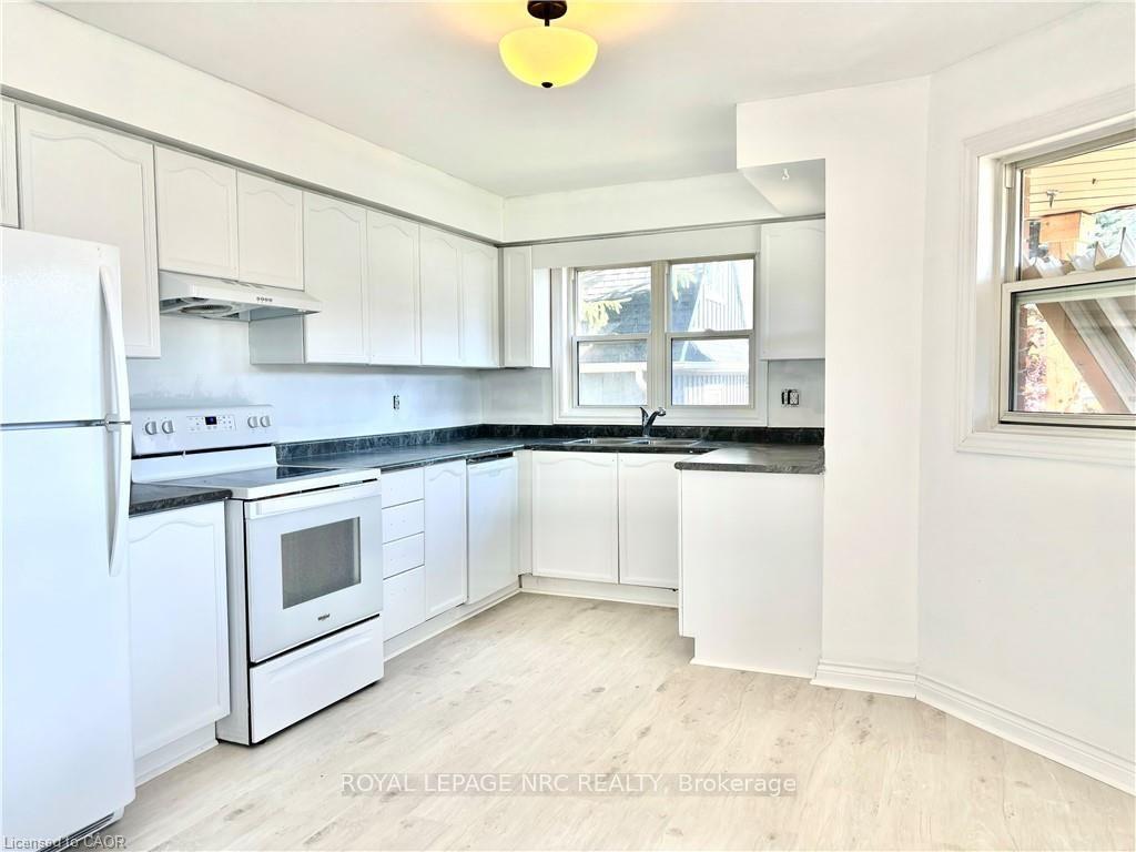 Photo 5 of Unit A, 299 Main Street, Grimsby, Grimsby East — HOMEH