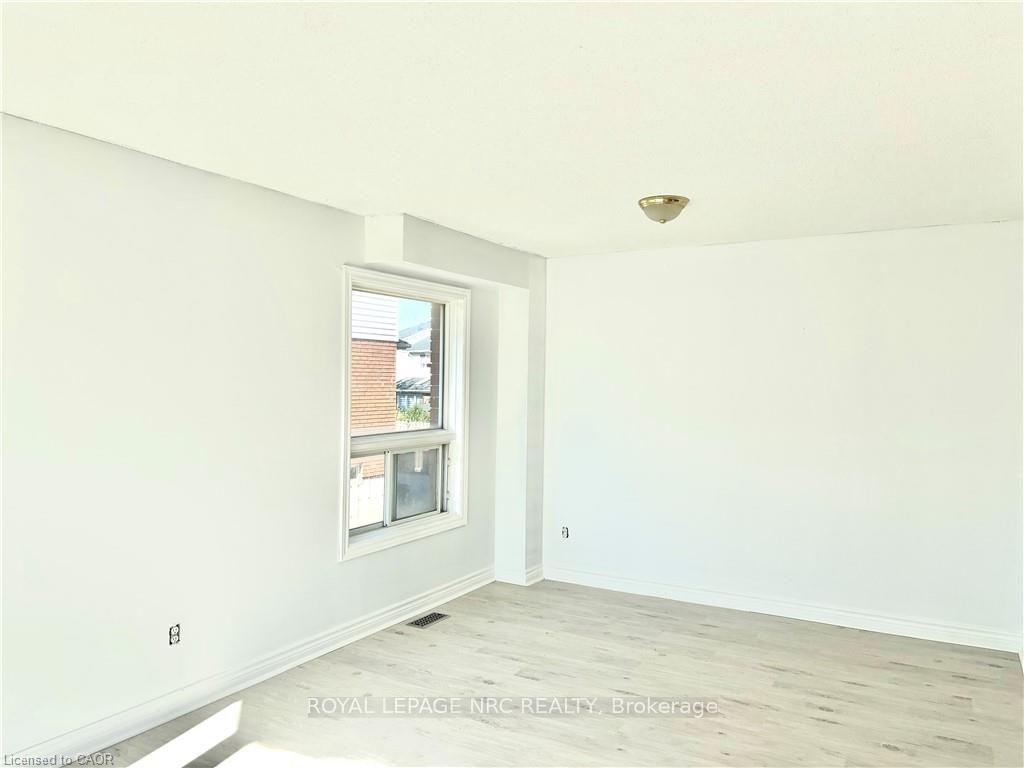 Photo 6 of Unit A, 299 Main Street, Grimsby, Grimsby East — HOMEH